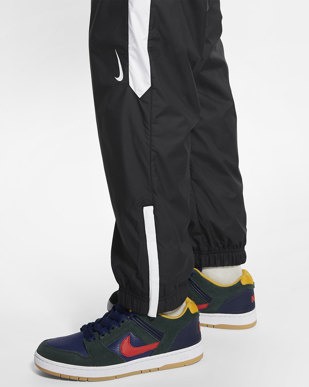 nike sb swoosh track