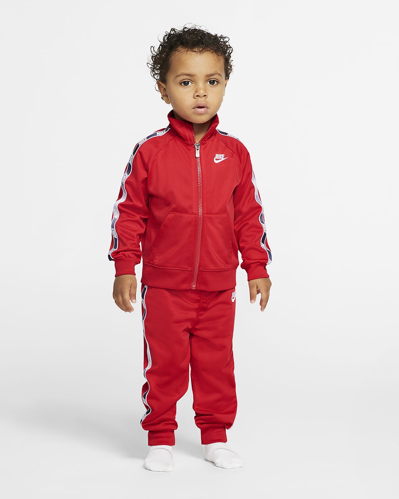 Conjunto de entrenamiento para bebé Nike Sportswear (12-24M). Nike.com