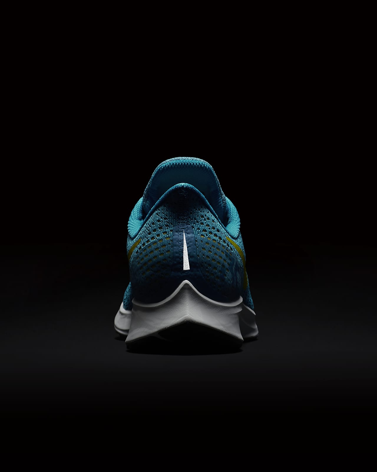 Nike Air Zoom Pegasus 35 Men's Shoe. Nike