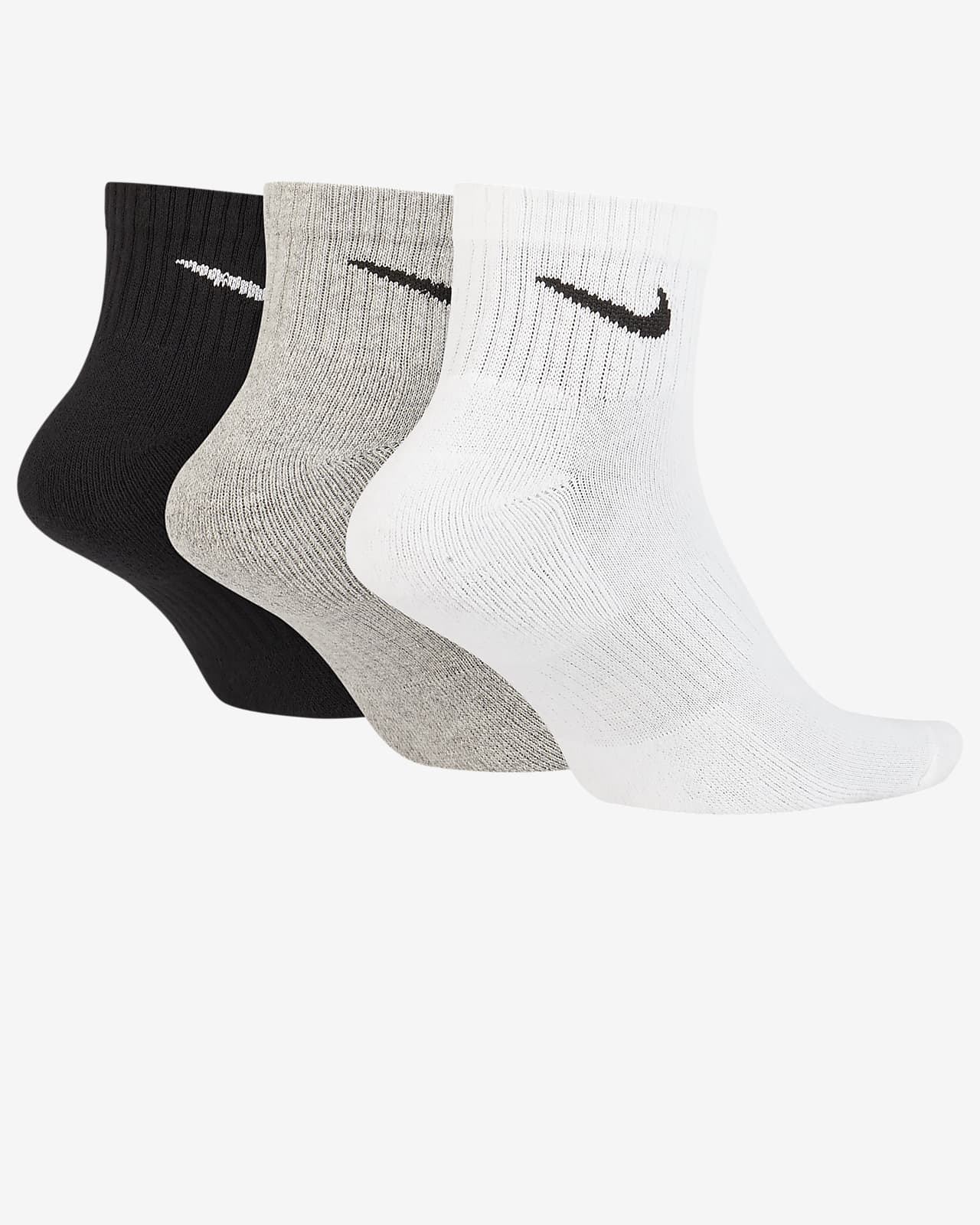 white nike everyday cushioned socks