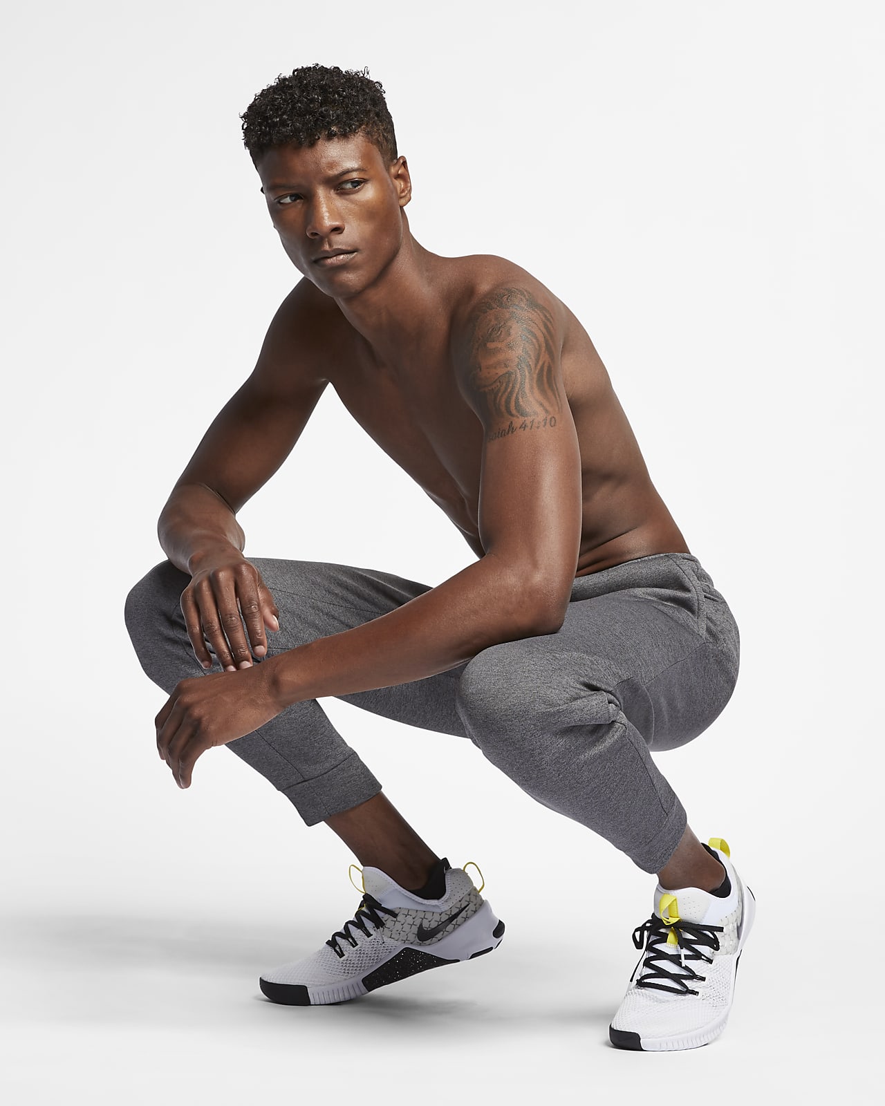 nike therma men's tapered training trousers