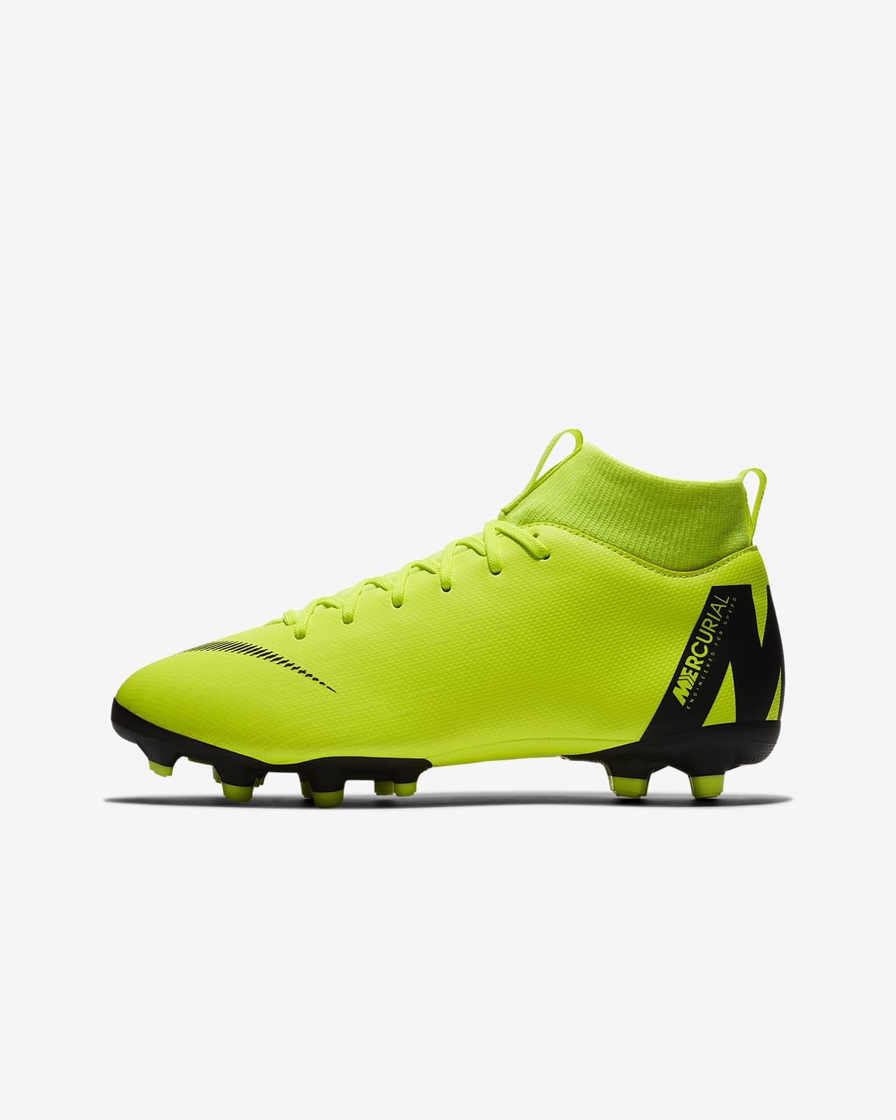 chaussure de foot nike pour enfant