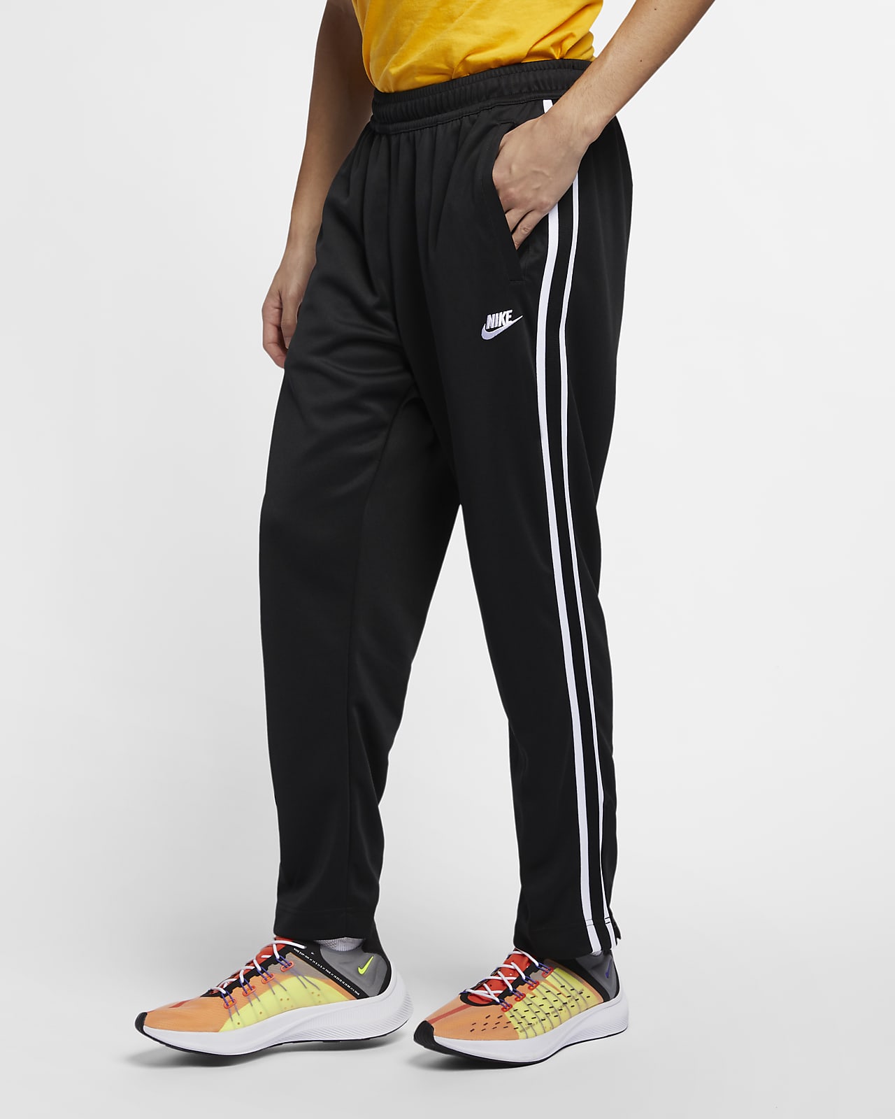 Nike Sportswear Men's Pants. Nike.com