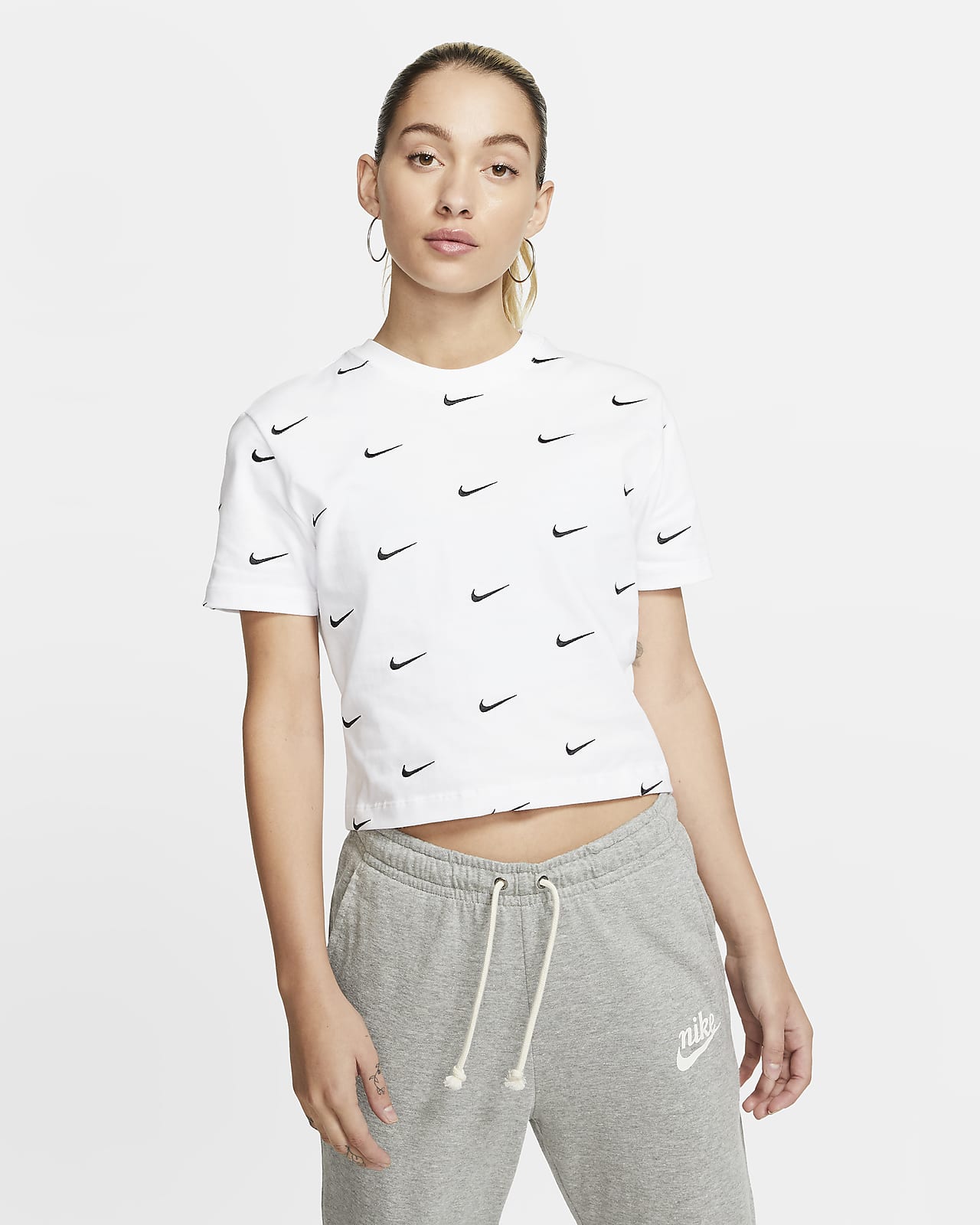 Antemano freno a pesar de Nike Women's Swoosh Logo T-Shirt. Nike IN
