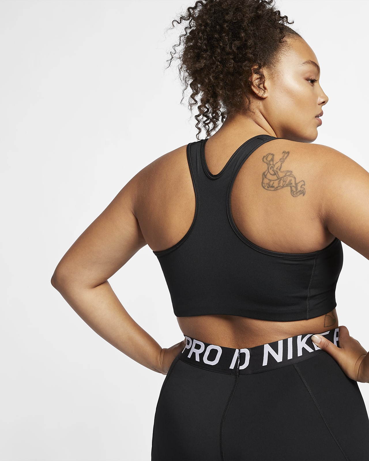 Nike公式 ナイキ スウッシュ ウィメンズ ミディアムサポート ノンパッディド スポーツブラ プラスサイズ オンラインストア 通販サイト