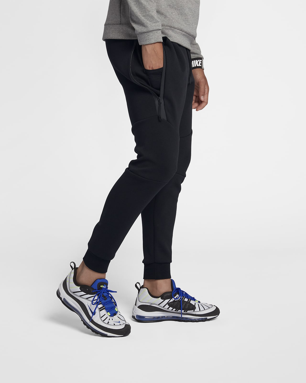 Nike - Tech Fleece - Black L
