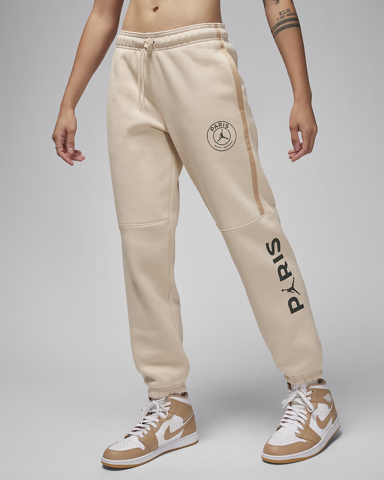 Pants de fútbol con gráfico Jordan para mujer Paris Saint-Germain Brooklyn Fleece