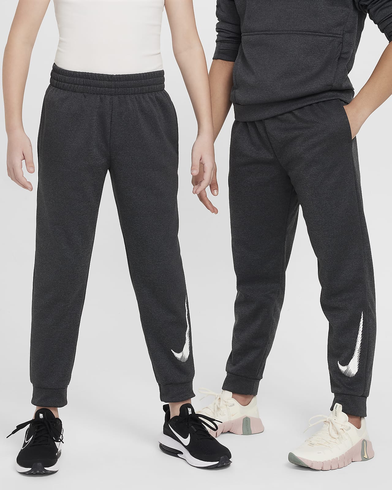 Nike Multi+ Big Kids' Therma-FIT Training Joggers (Extended Size)