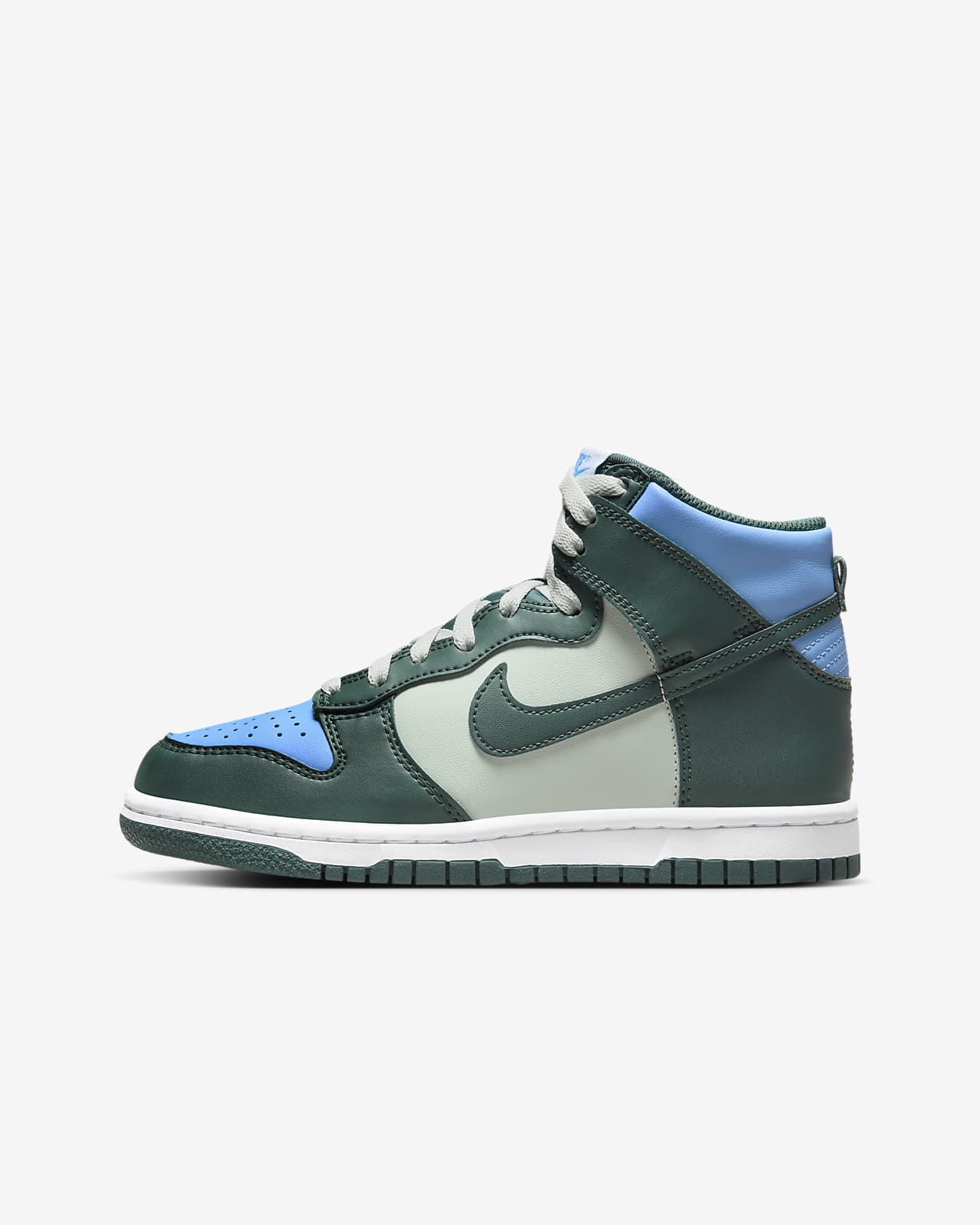 Nike Dunk High Older Kids' Shoes. Nike AT