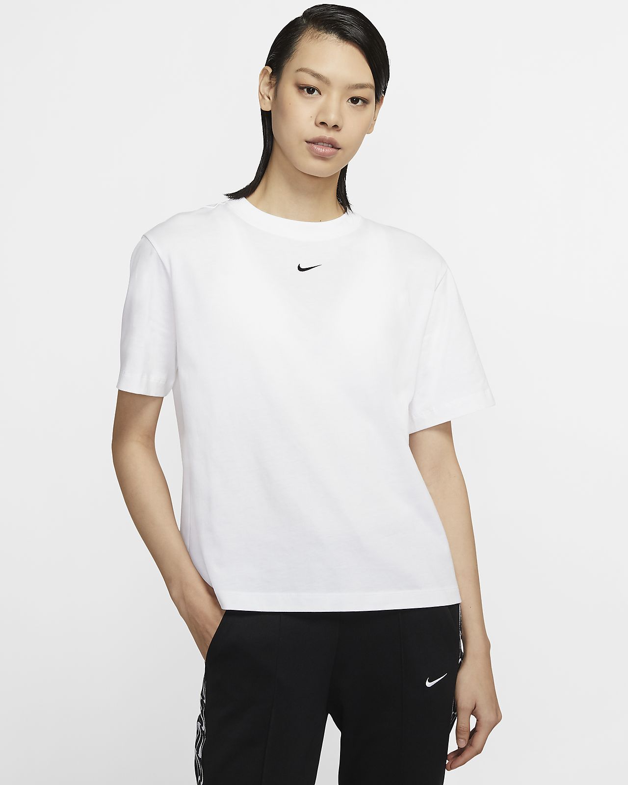 nike sportswear essential women's logo short sleeve top