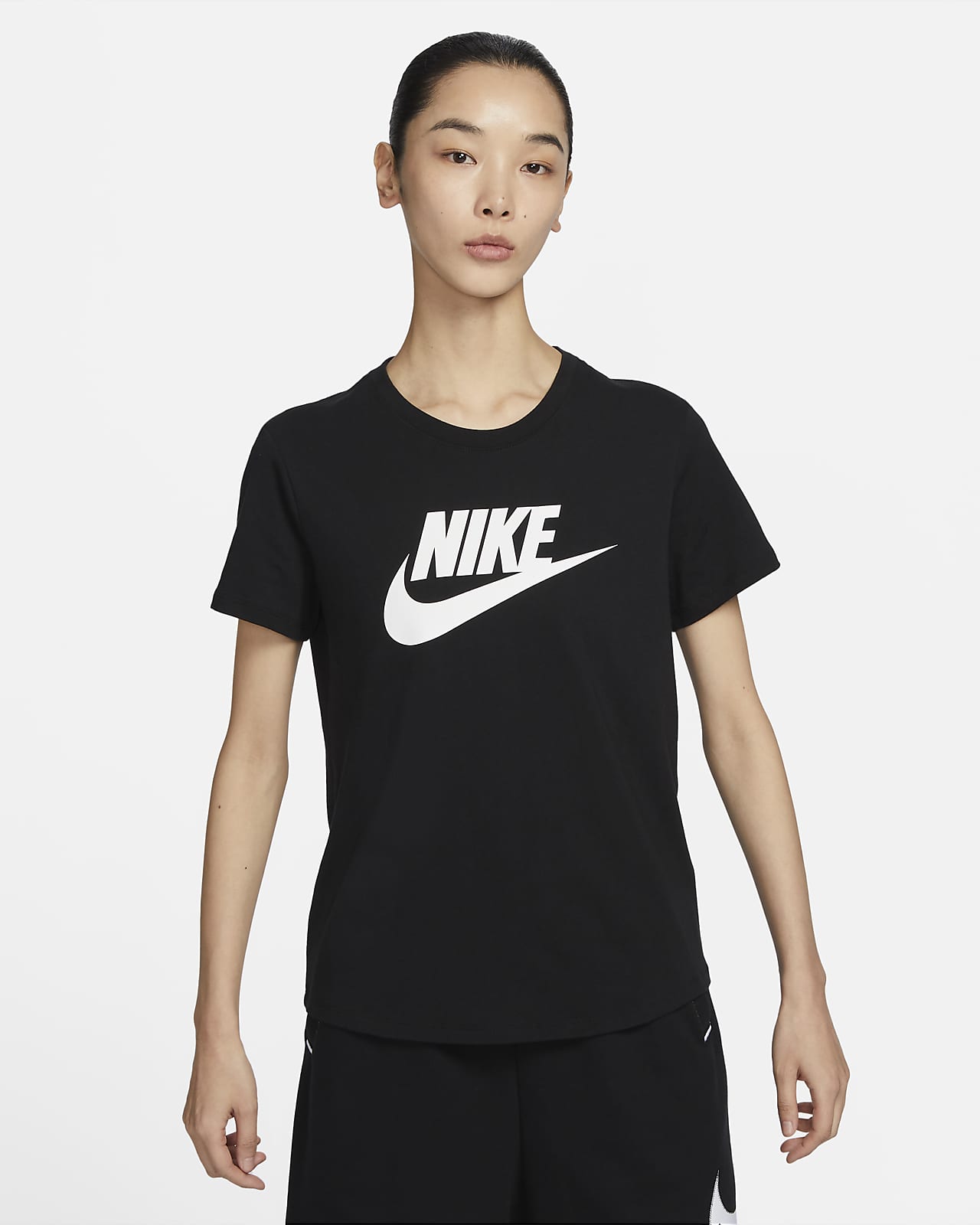 เสื้อยืดผู้หญิงมีโลโก้ Nike Sportswear Essentials