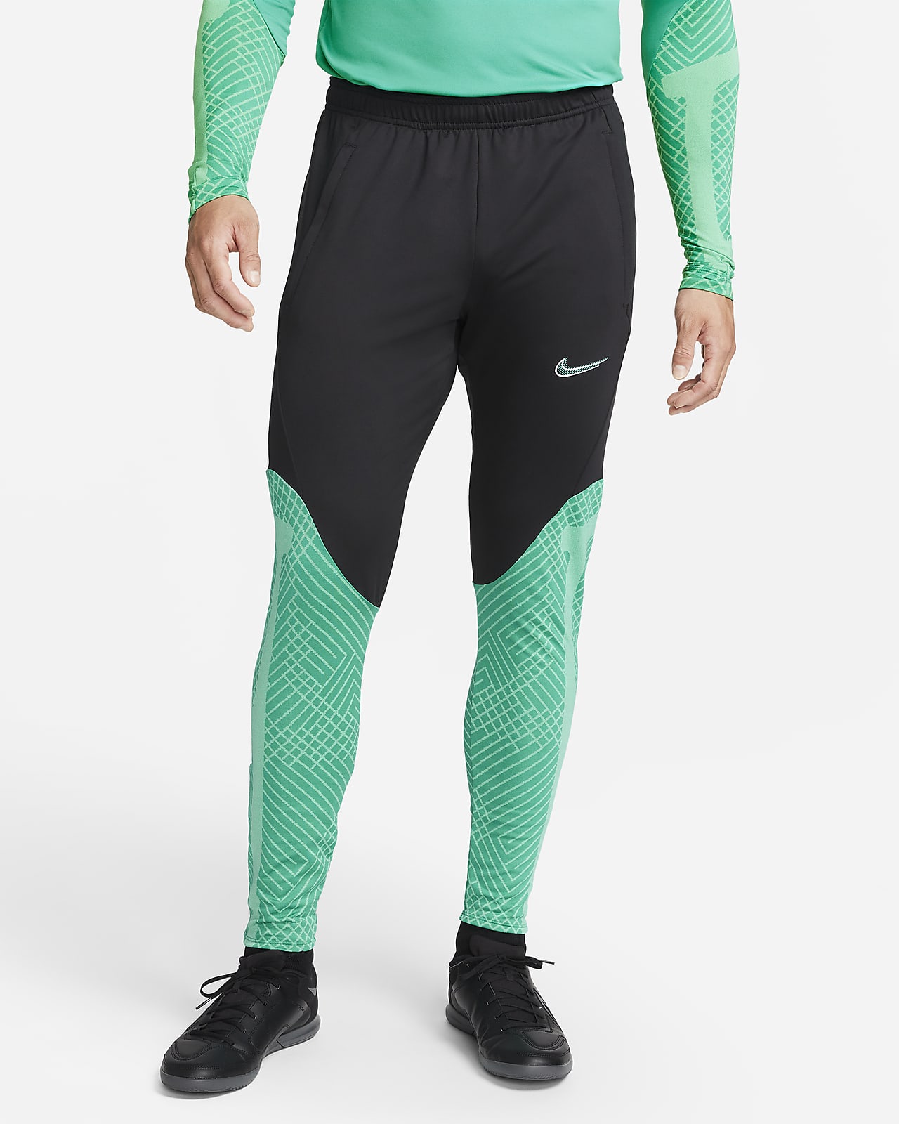 Nike DriFIT Strike Men's Football Pants. Nike IE