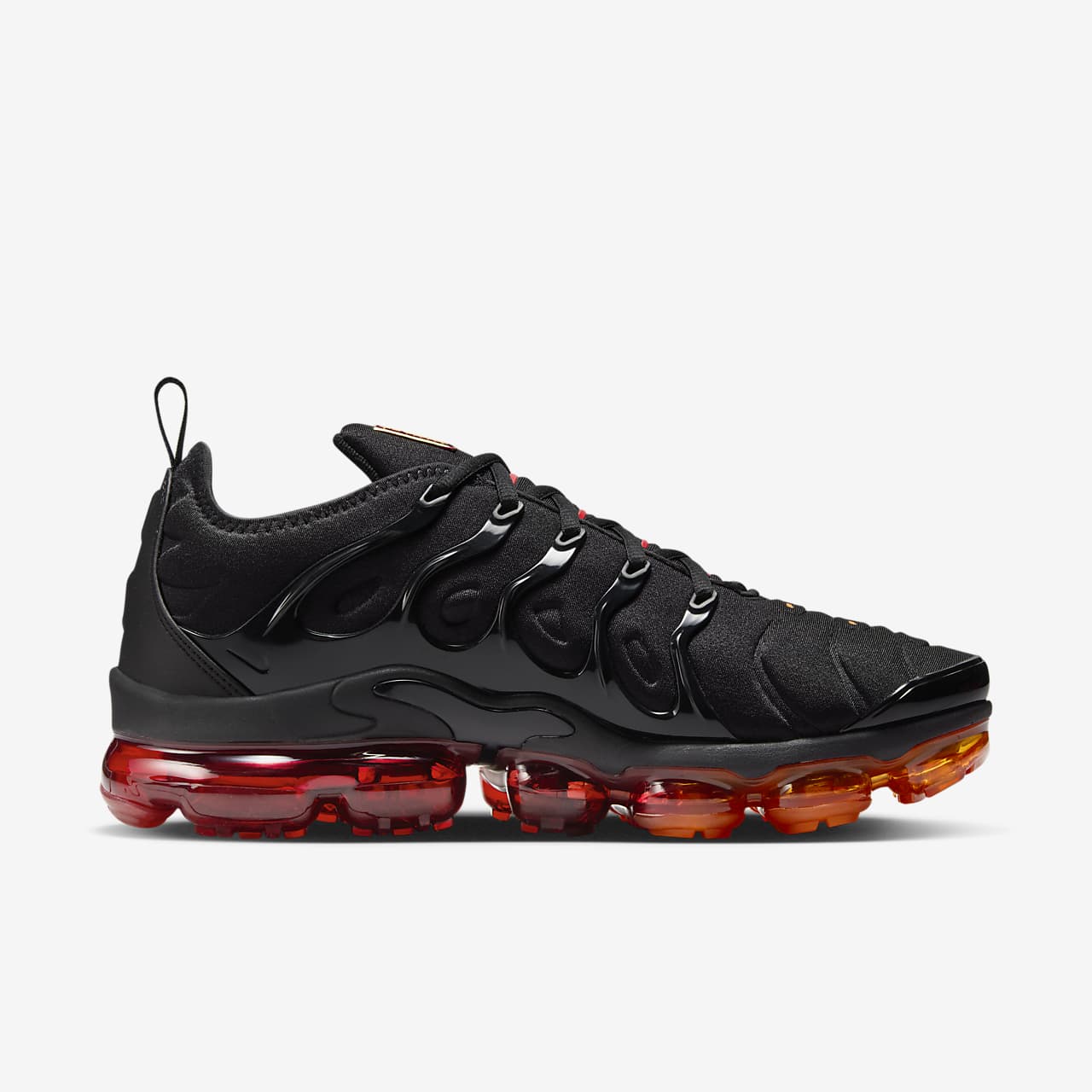 nike vapormax plus maroon