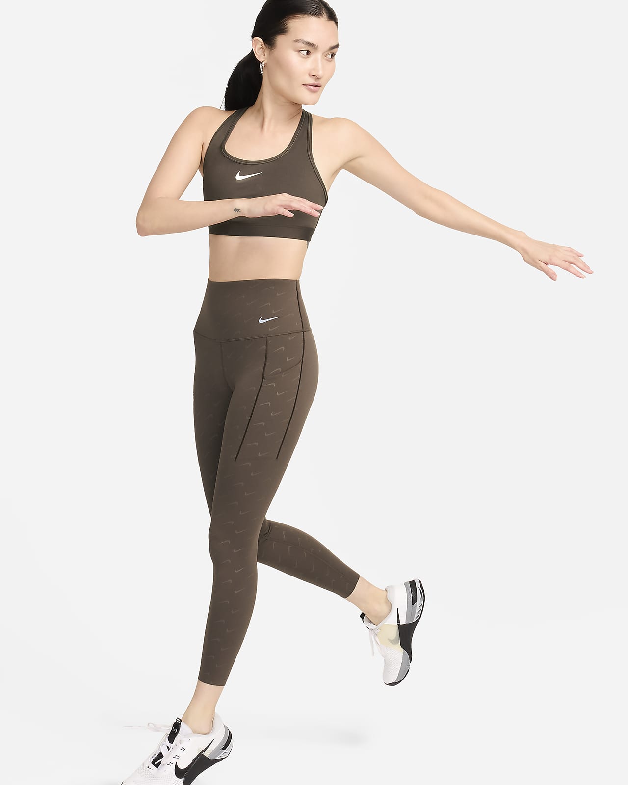 Nike Universa 女款中度支撐型高腰九分附口袋印花內搭褲