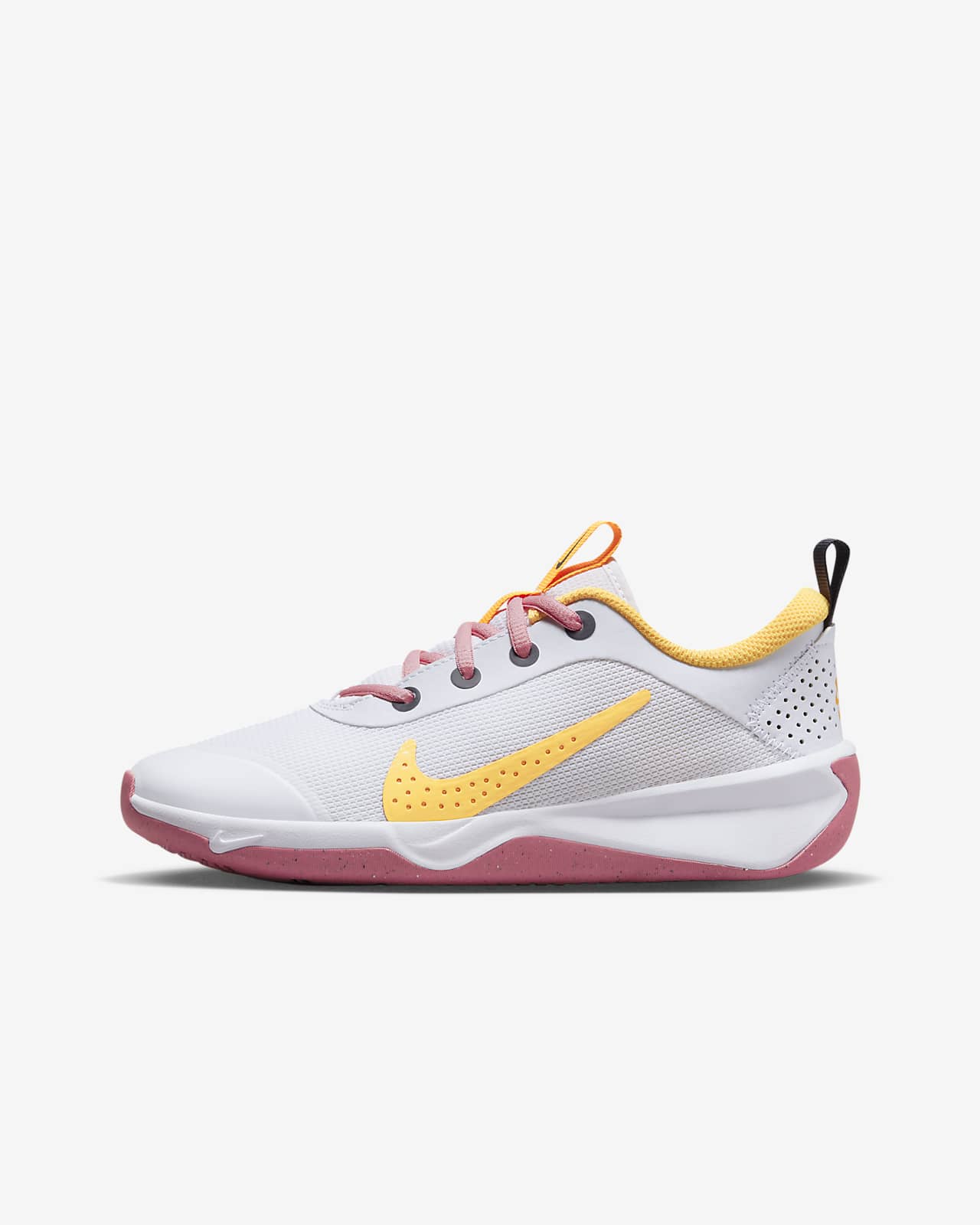 Nike Omni Multi-Court Hallenschuh für ältere Kinder