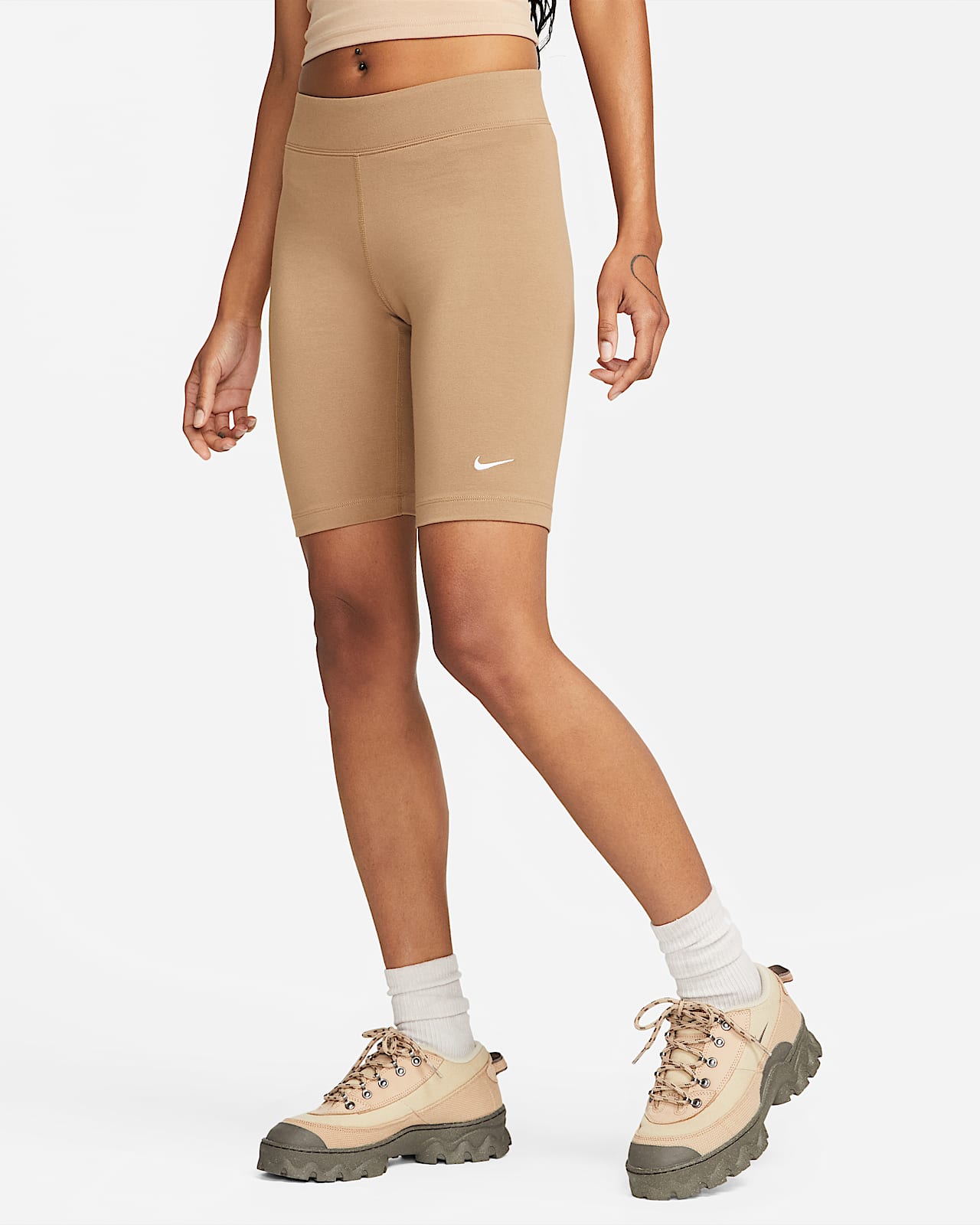 Nike Sportswear Essential bikeshorts met halfhoge taille voor dames (26 cm)