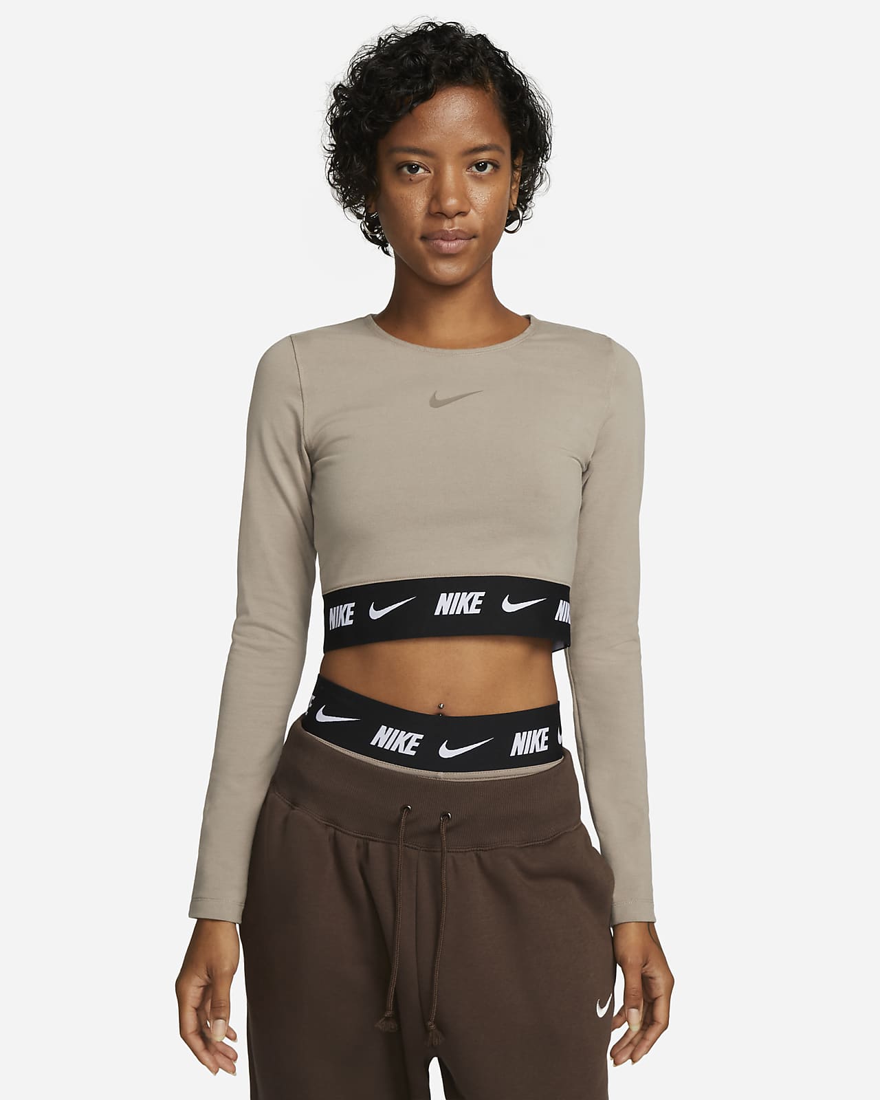 Nike Sportswear Women's LongSleeve Crop Top. Nike CZ