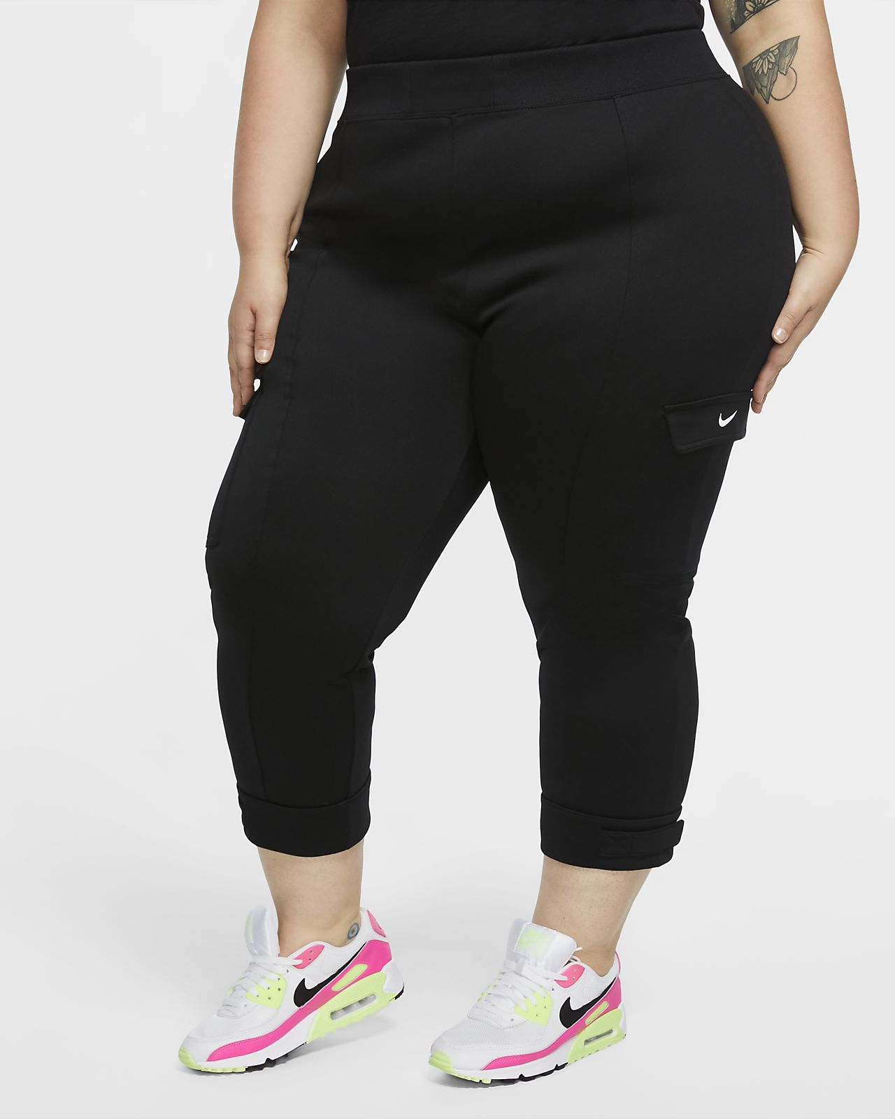 Nike Sportswear Swoosh polystrikket bukse til dame (Plus Size) Nike Sportswear Swoosh polystrikket bukse til dame (Plus Size)