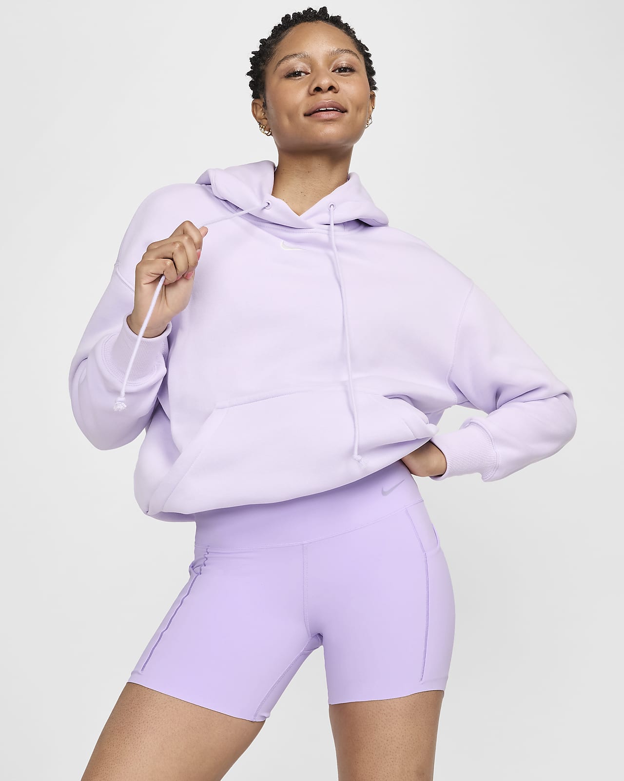 Nike Universa Bike-Shorts mit Taschen, mittlerem Halt und hohem Bund für Damen (ca. 12,7 cm)
