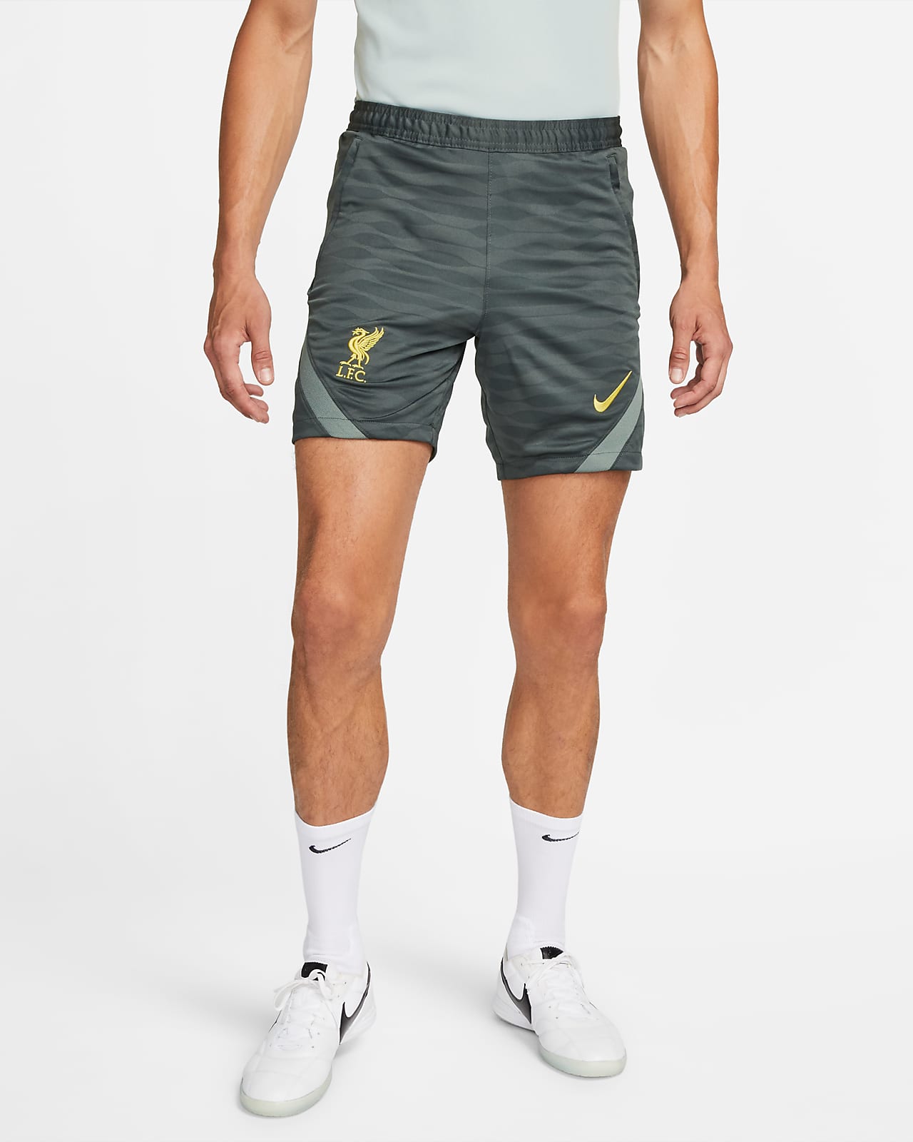 Liverpool F.C. Strike Men's Nike Dri-FIT Knit Football Shorts