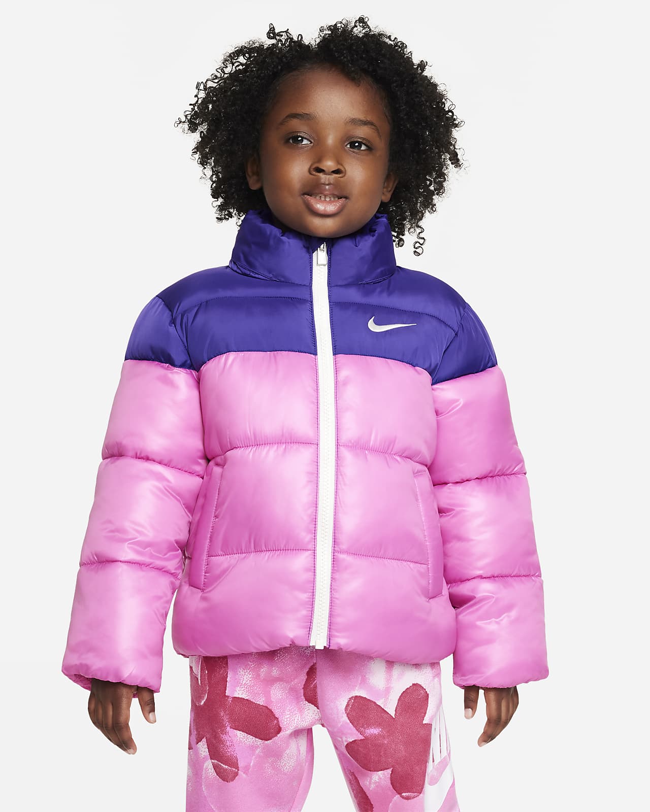 Chamarra infantil acolchada con colores contrastantes Nike