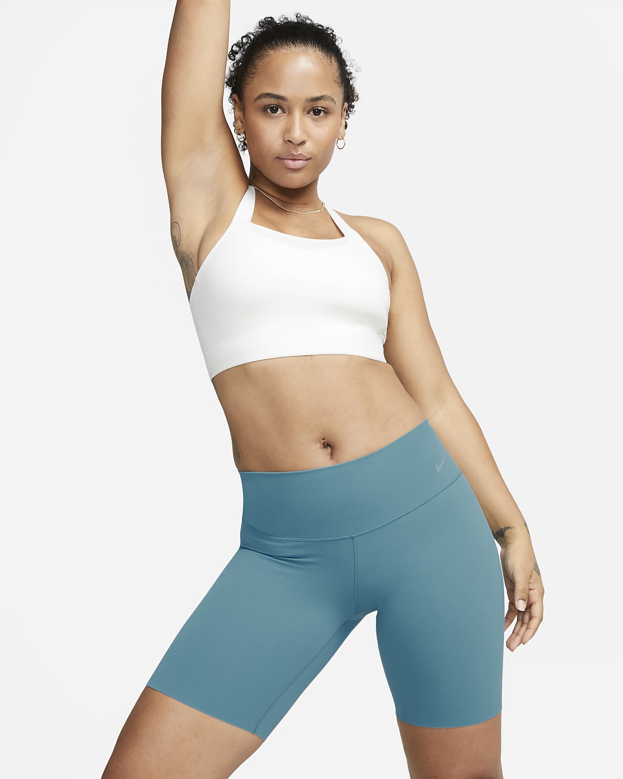 Nike Zenvy enyhe tartást adó, középmagas derekú, 20,5 cm-es női kerékpáros rövidnadrág