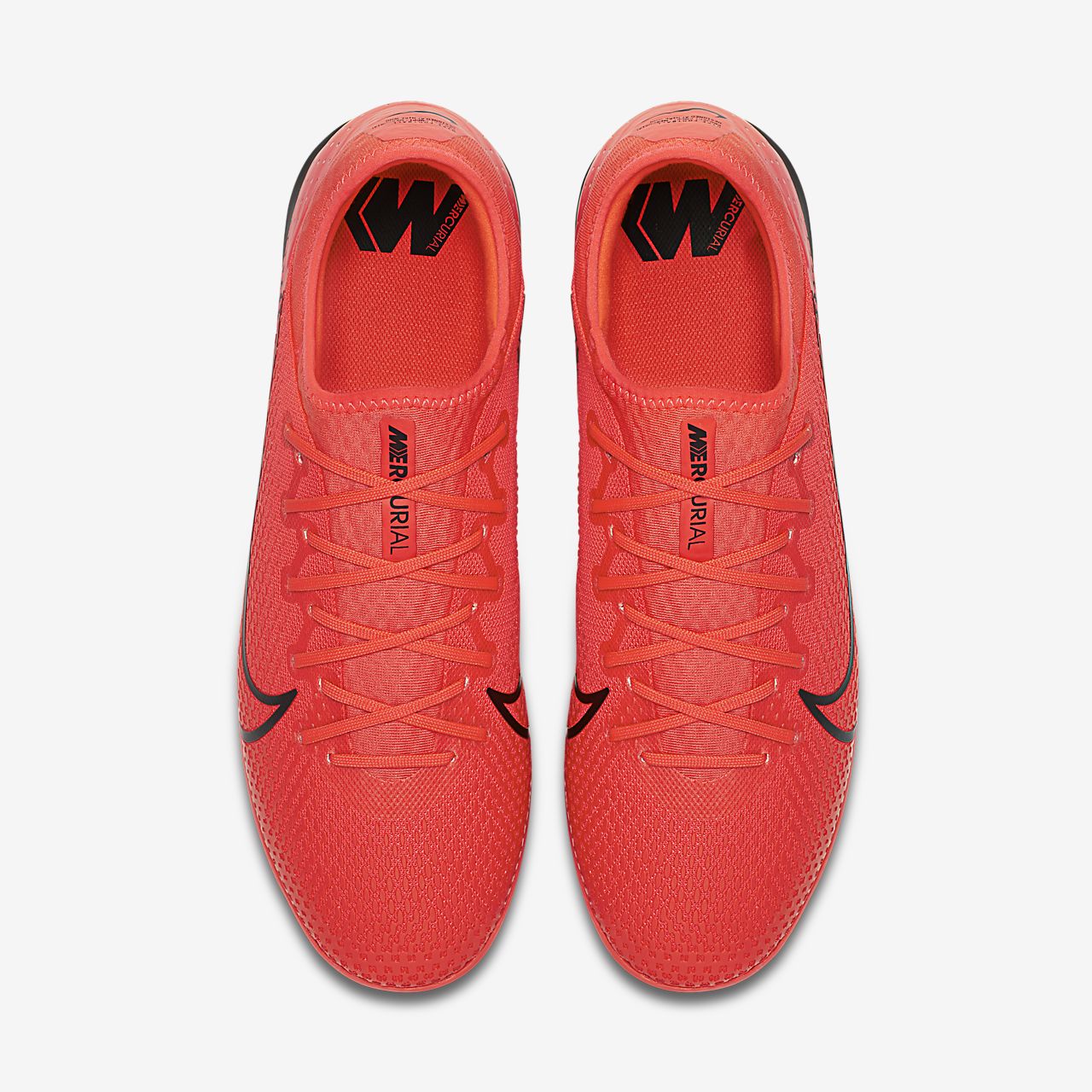 Nike Mercurial Vapor 13 Pro IC futballcipő fedett pályára Megérkezett a csatárok új cipője a Nike tól, a Phantom Venom