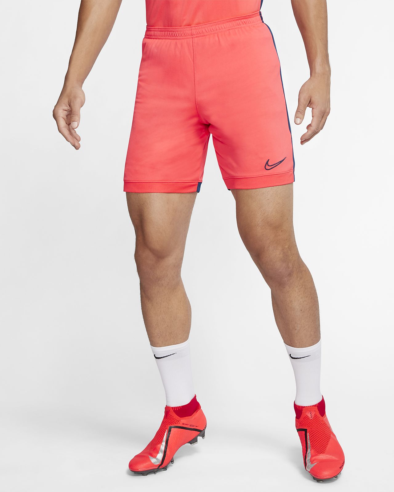 short foot nike noir