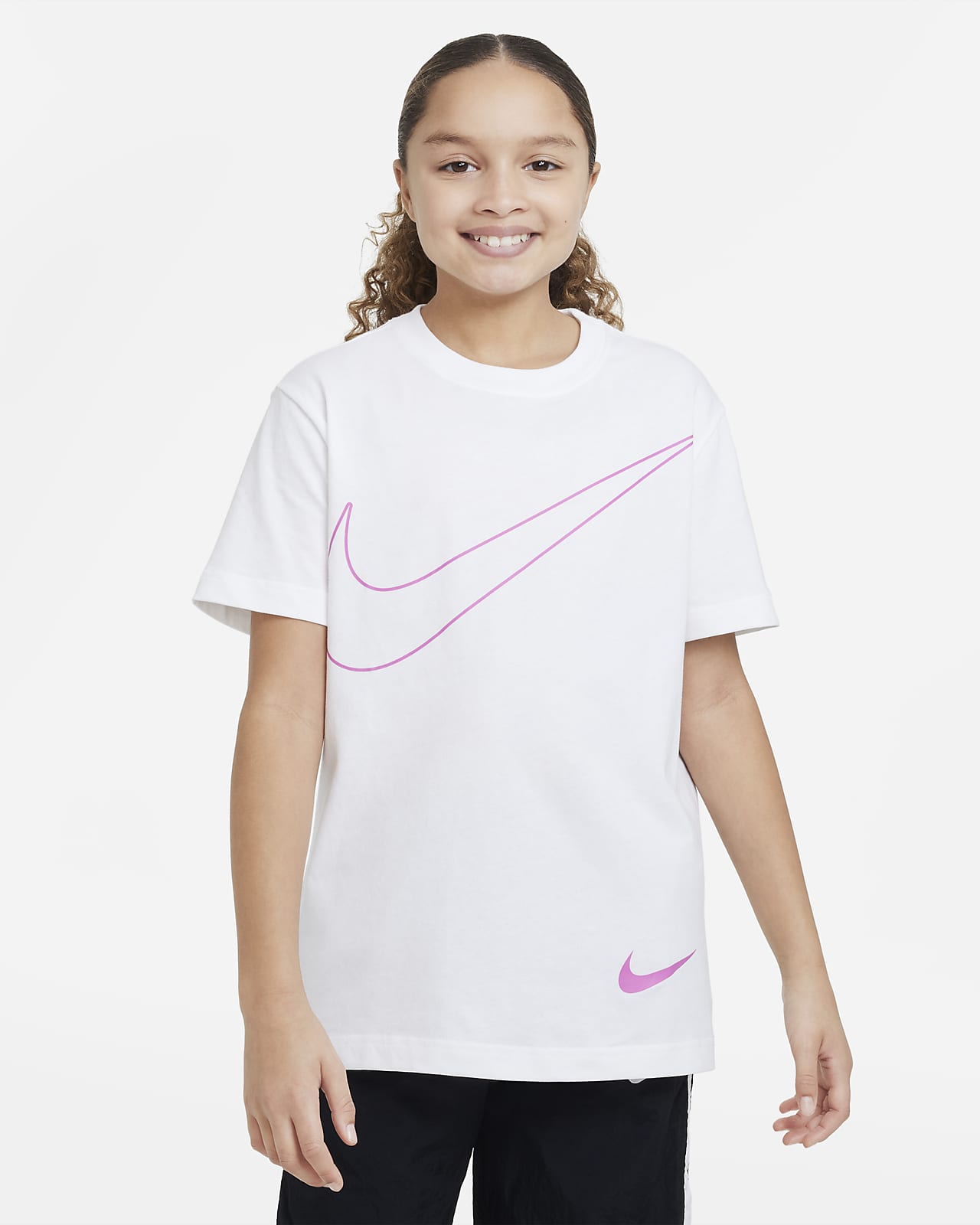 Nike Sportswear Older Kids' (Girls') T-Shirt. Nike CA