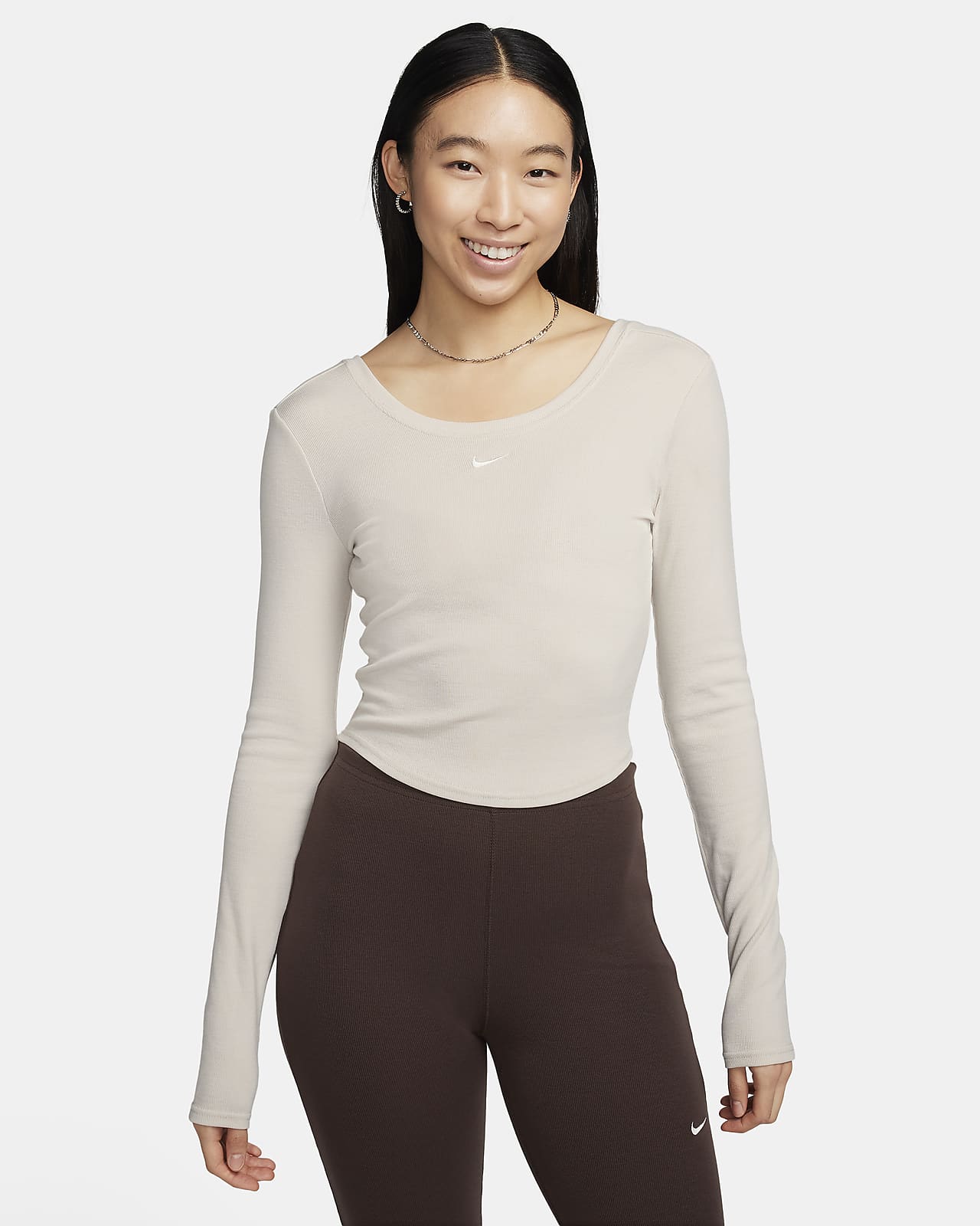 Playera de manga larga de tela de minicanalé ajustada con espalda redonda para mujer Nike Sportswear Chill Knit