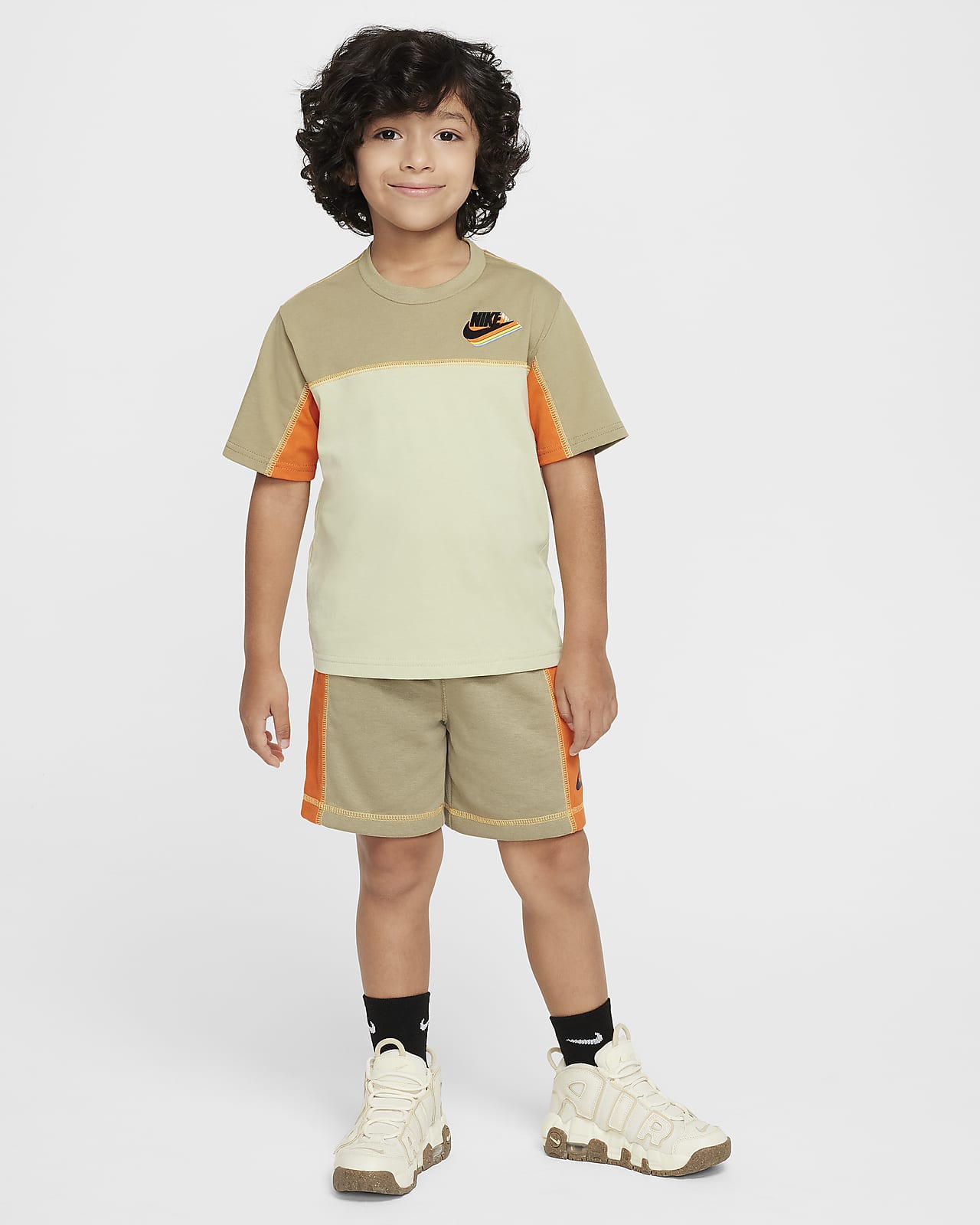 Conjunto de shorts para niños talla pequeña Nike Sportswear Reimagine