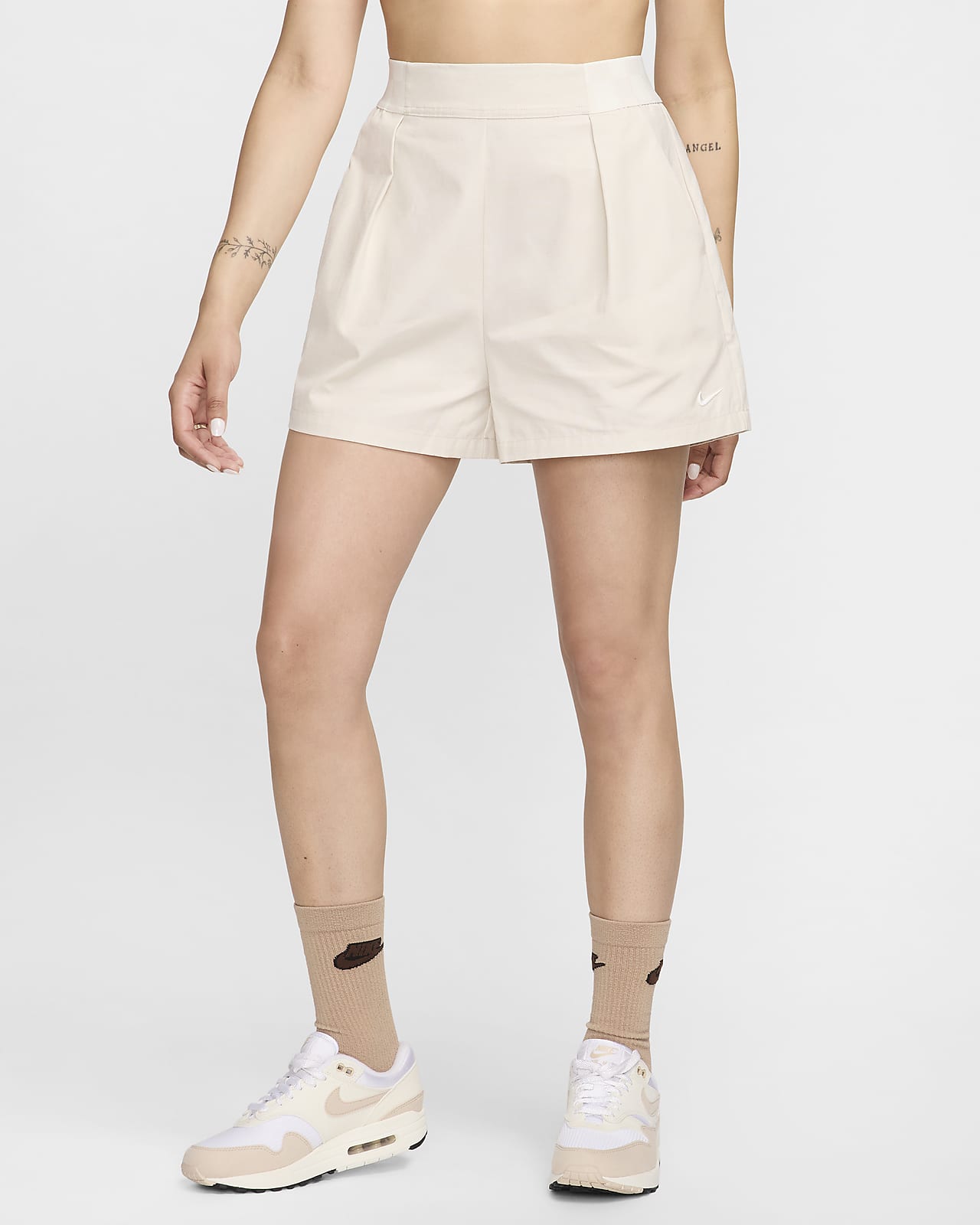 Γυναικείο ψηλόμεσο σορτς σε στιλ παντελονιού Nike Sportswear Collection 8 cm
