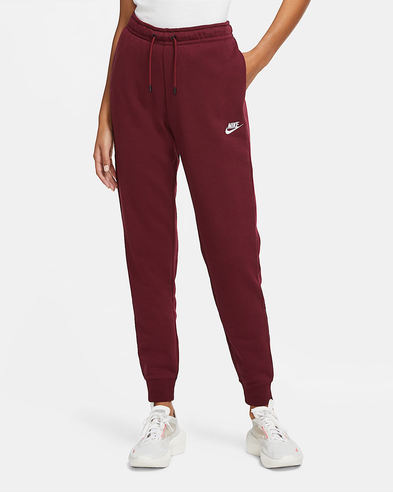 nike sportswear essential