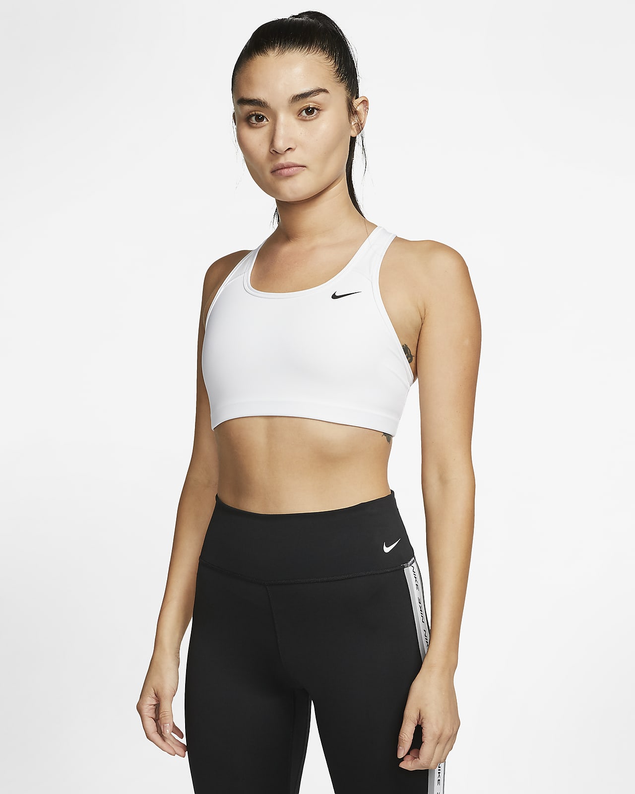 Ovadderad sport-BH Nike Swoosh med mediumstöd för kvinnor