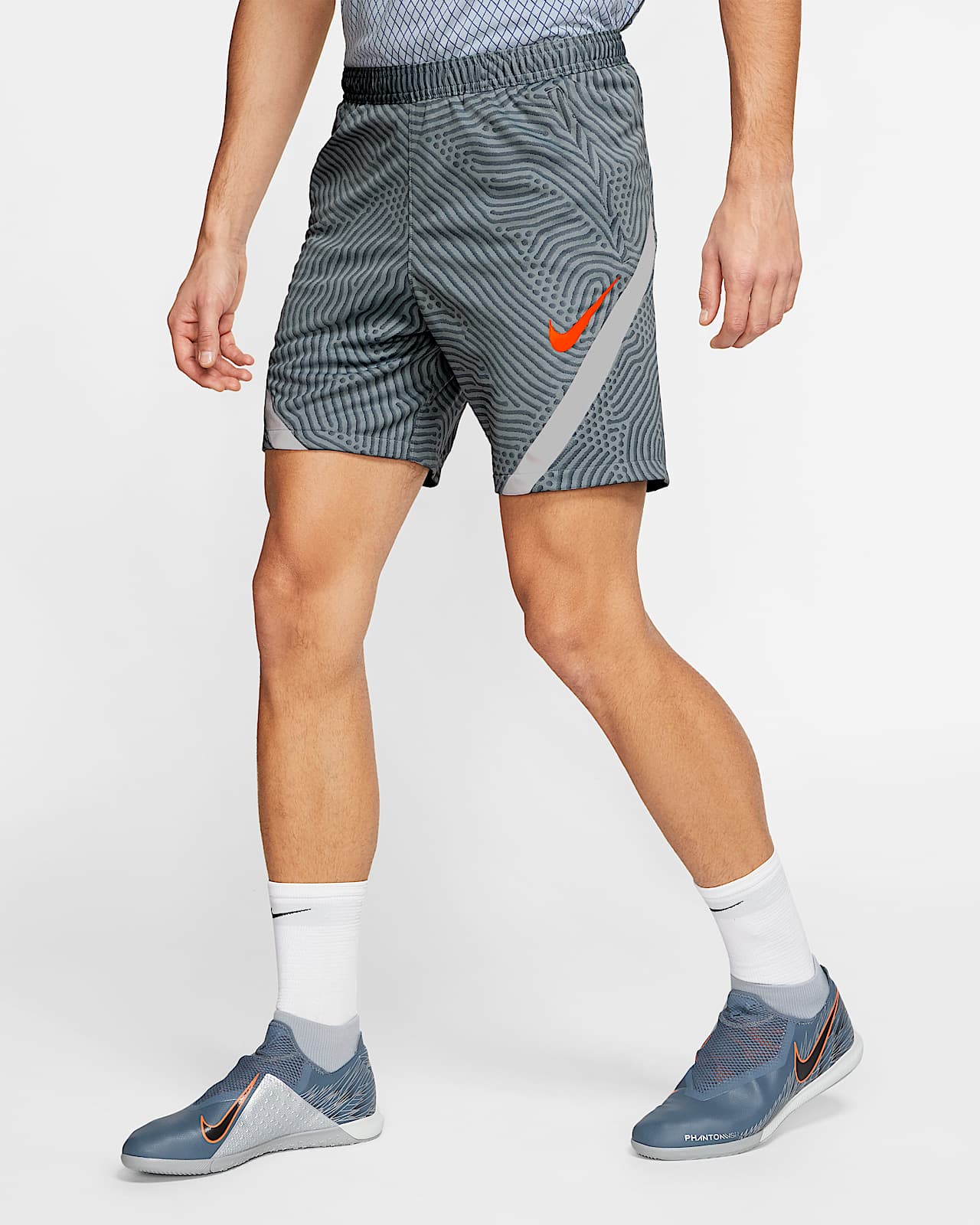mens nike football shorts