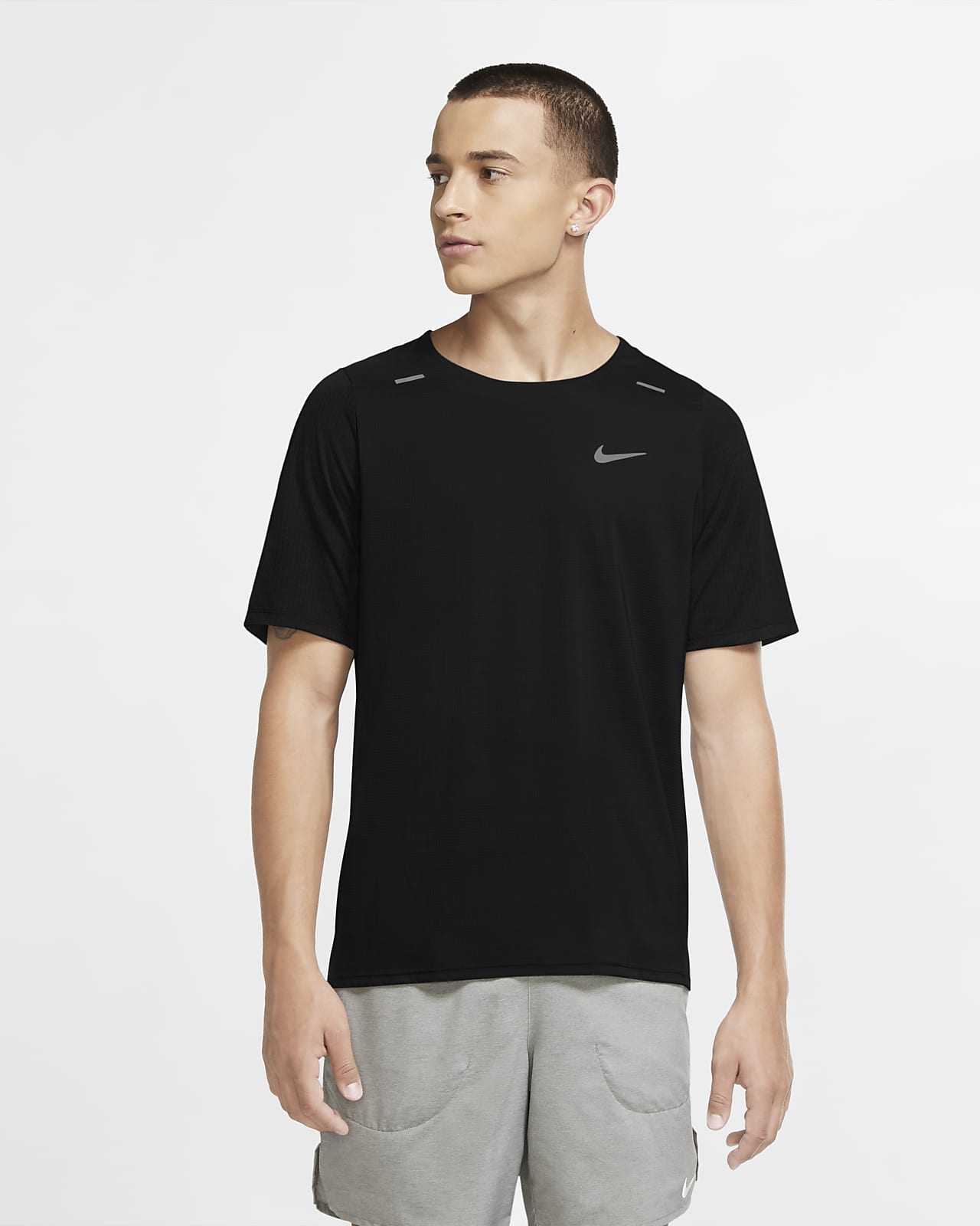 nike running tops