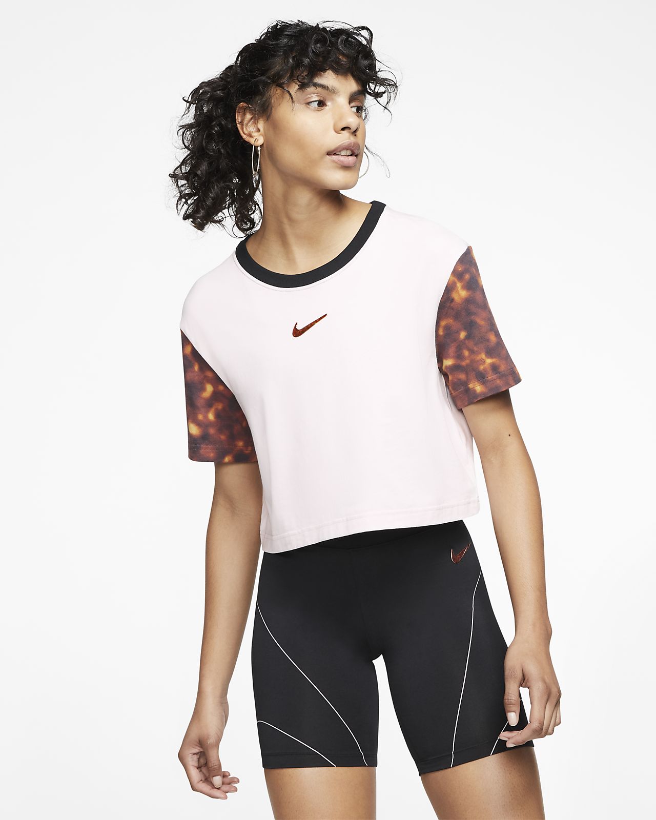 nike crop top and shorts