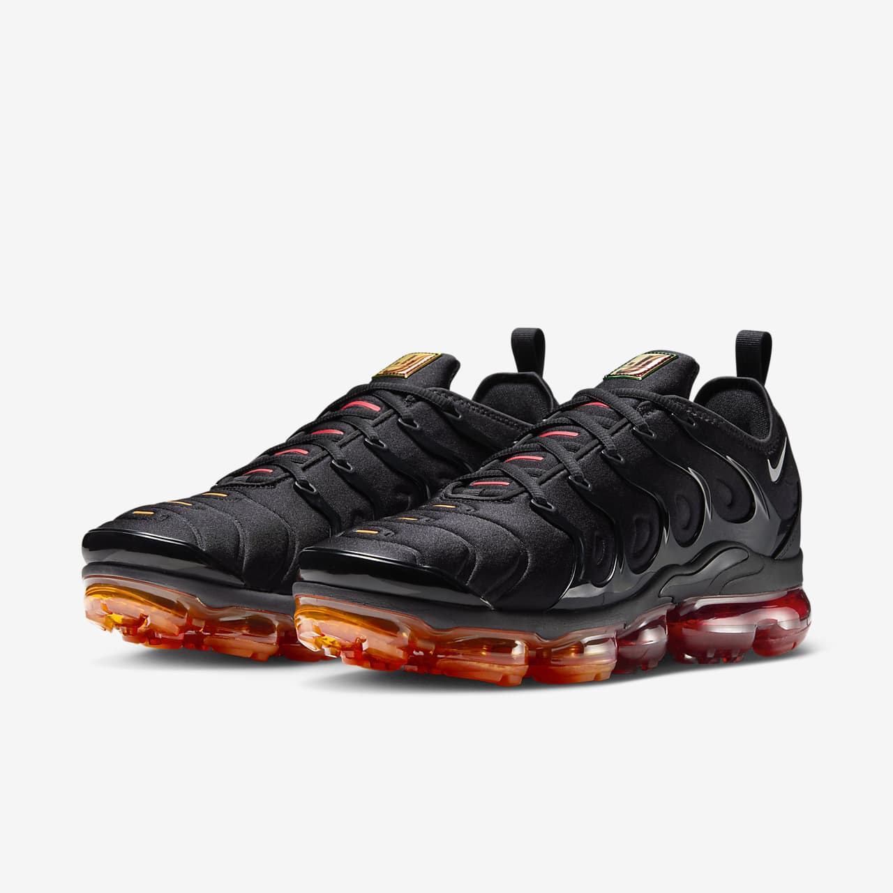 nike vapormax plus trainers