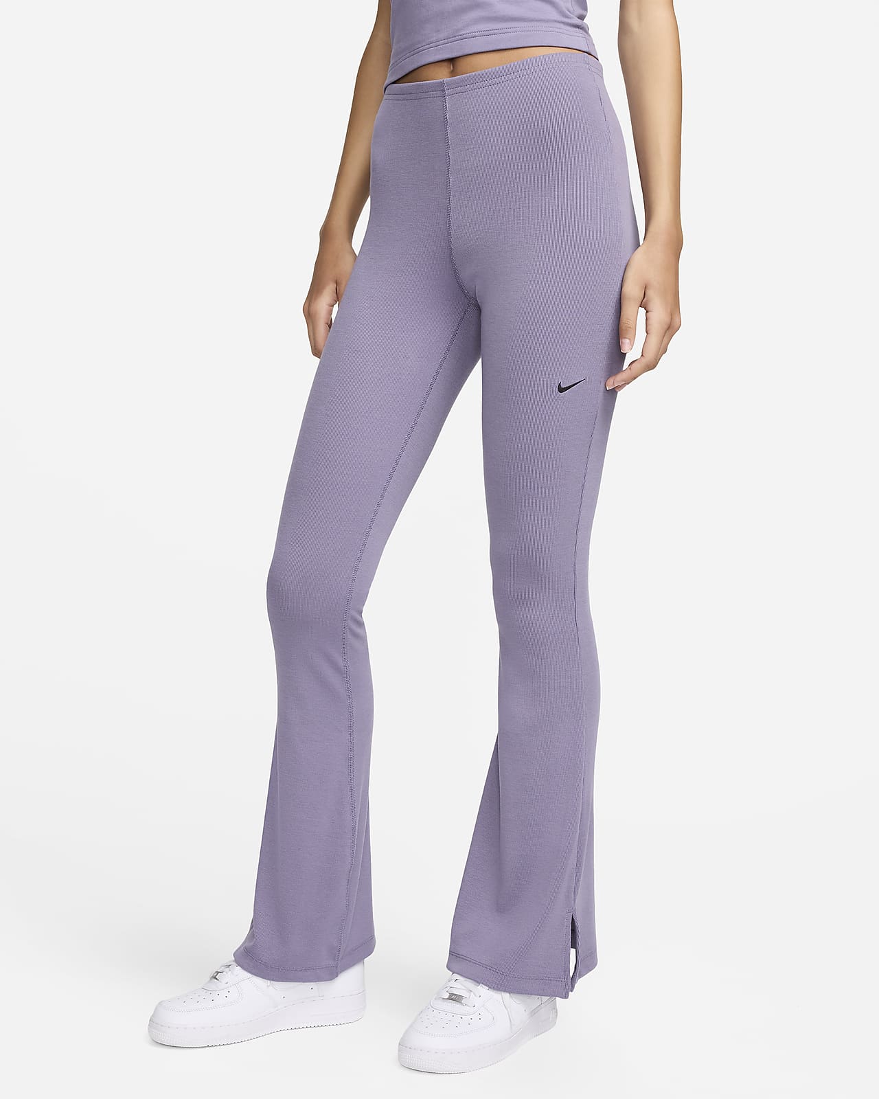 Nike Sportswear Chill Knit szűkített, finoman bordázott, kiszélesedő szárú női leggings