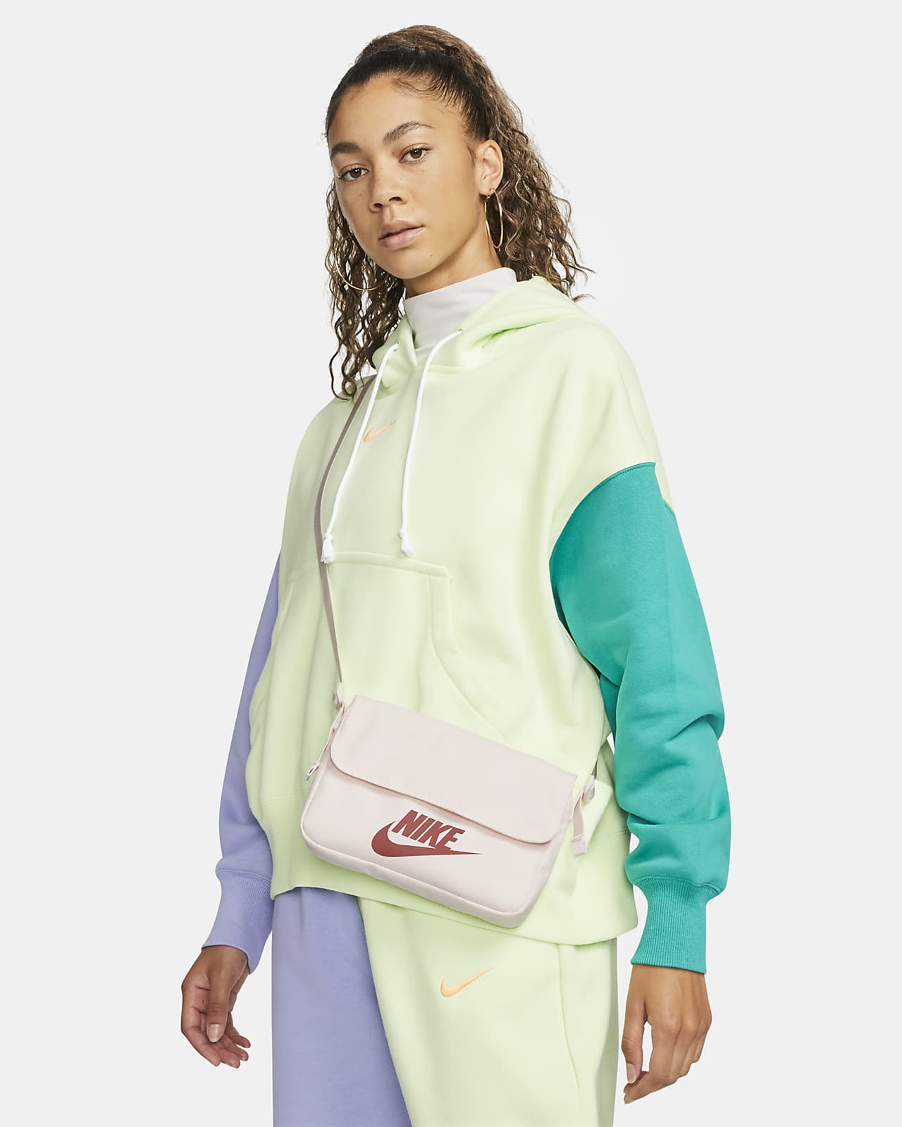 Nike Sportswear Women's Futura 365 Cross-Body Bag (3L)