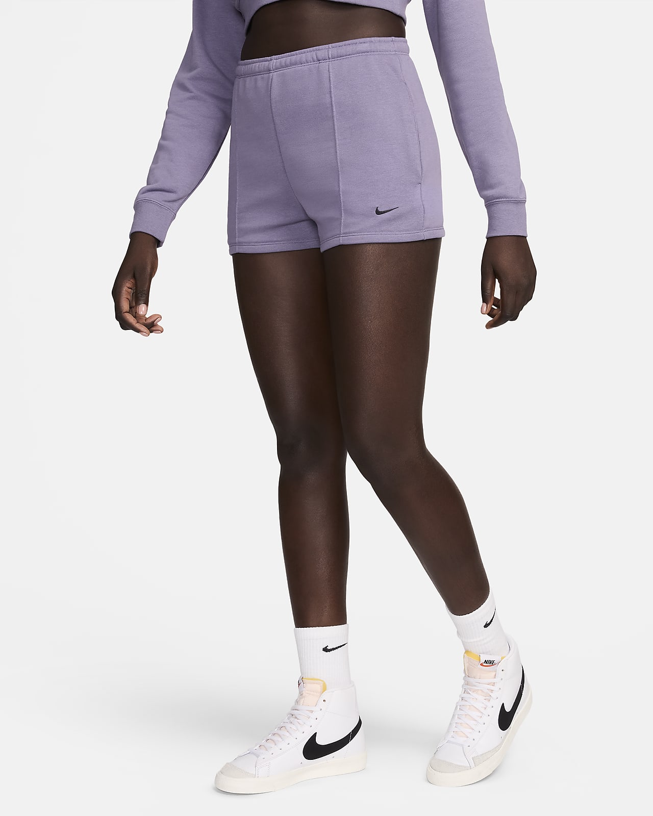 Højtaljede slanke Nike Sportswear Chill Terry-shorts (5 cm) i french terry til kvinder
