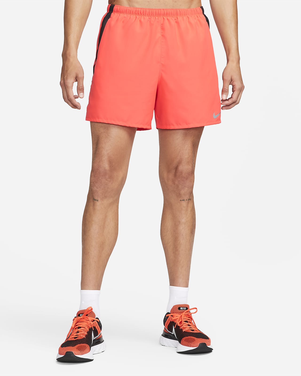Nike Challenger Pantalón corto de running de 13 cm con malla interior - Hombre