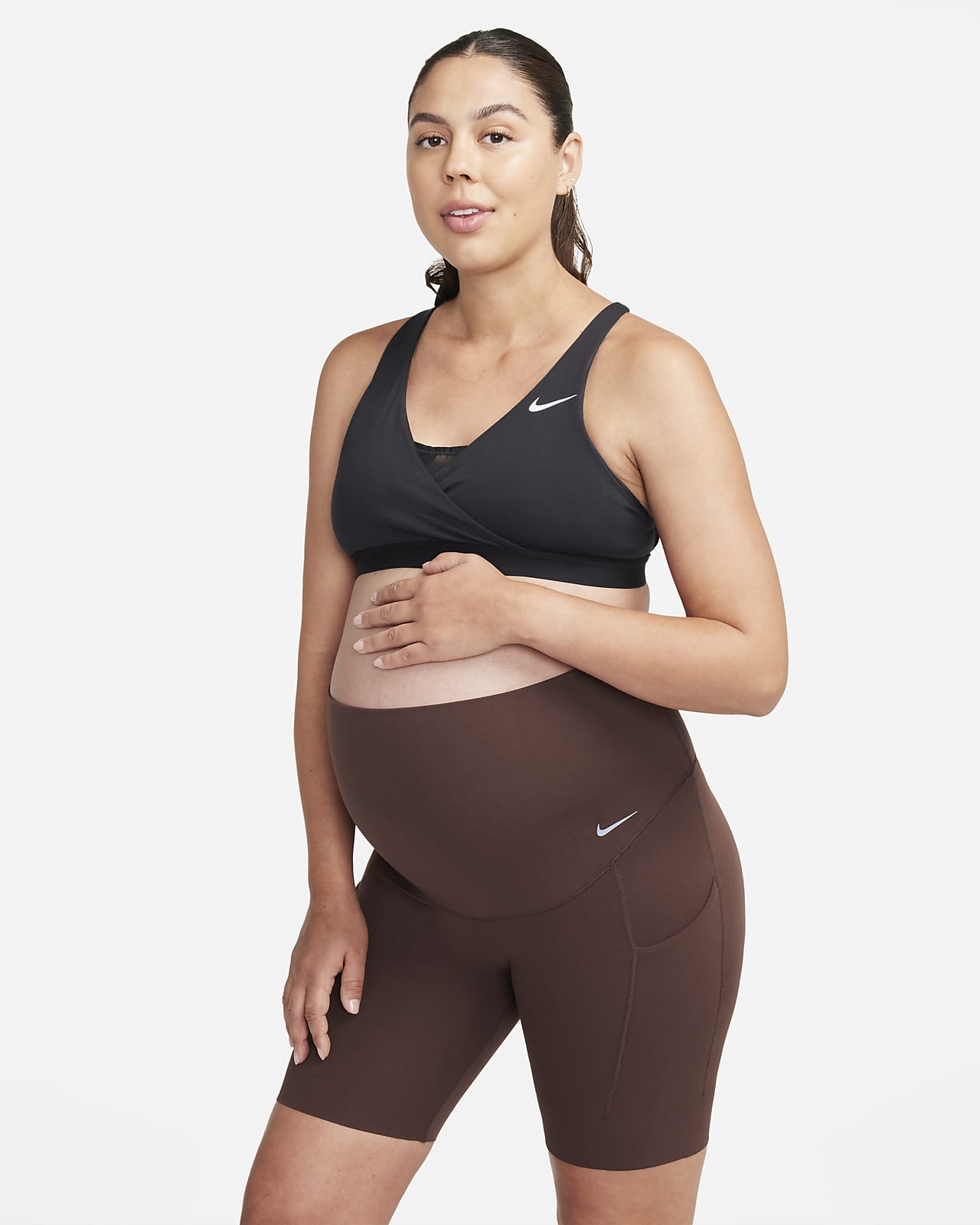 Shorts de ciclismo de maternidad de tiro alto de 20 cm de sujeción ligera con bolsillos para mujer Nike Zenvy (M)
