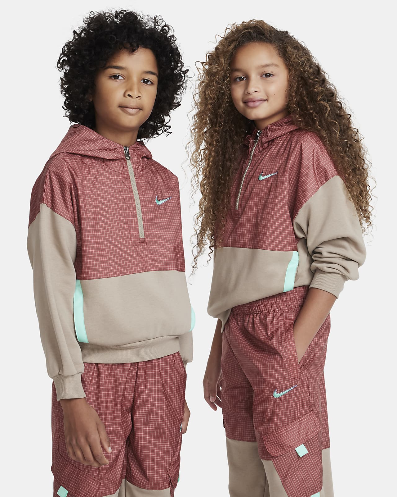 Nike Outdoor Play Older Kids' Oversized 1/2-Zip Hoodie