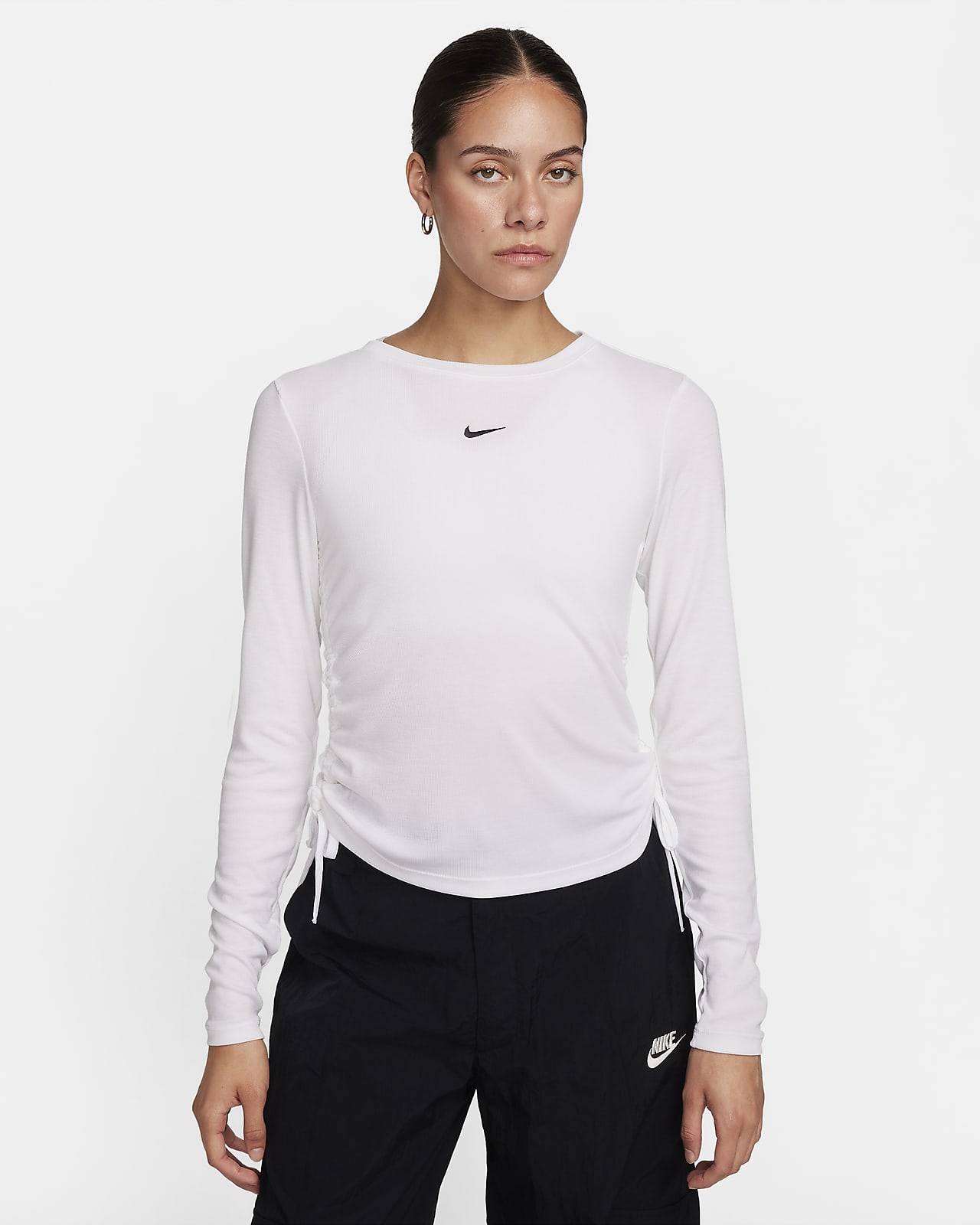 Langærmet, justerbar Nike Sportswear Essential-crop top i rib til kvinder
