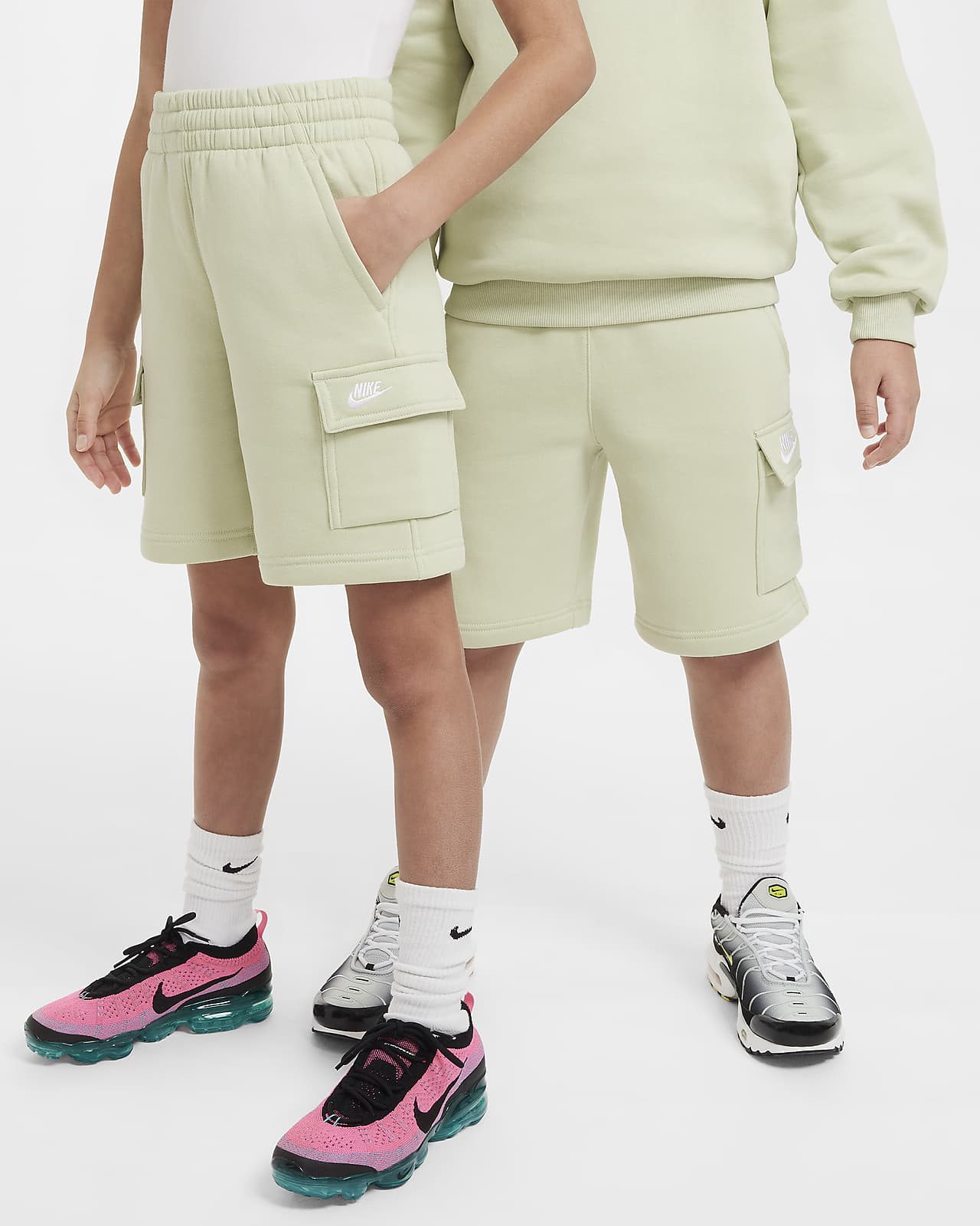 Shorts cargo para niños talla grande Nike Sportswear Club Fleece