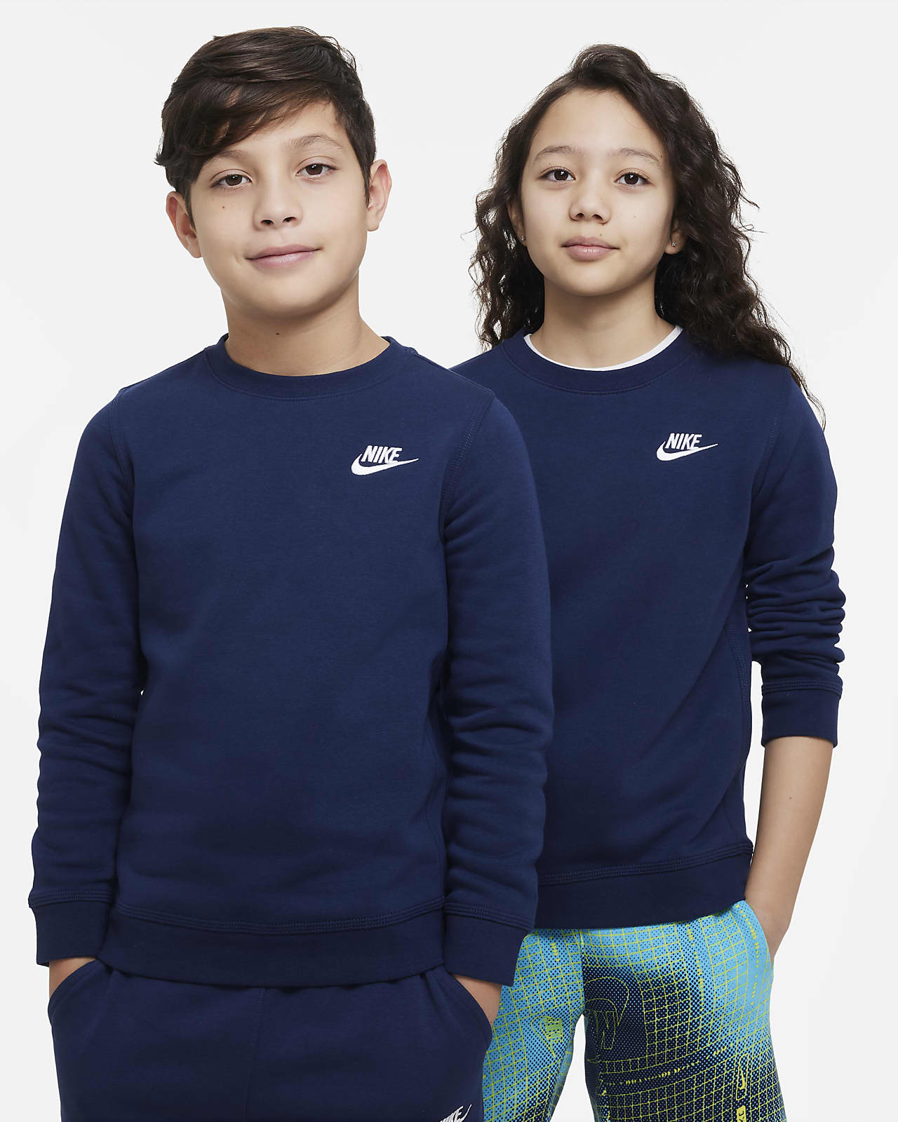 Nike Sportswear Club Fleece Older Kids' Sweatshirt. Nike PT