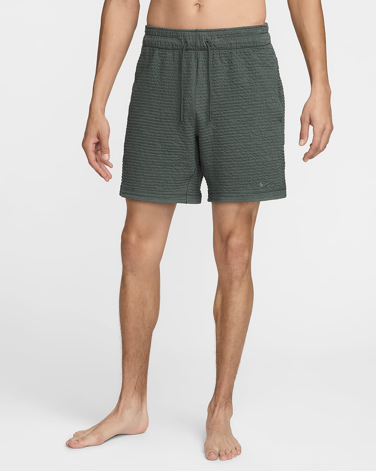 Shorts sin forro Dri-FIT de 18 cm para hombre Nike Yoga
