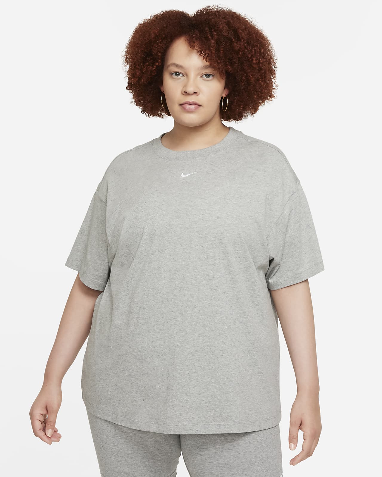 Dámské volnější tričko Nike Sportswear Essential s krátkým rukávem (větší velikost)