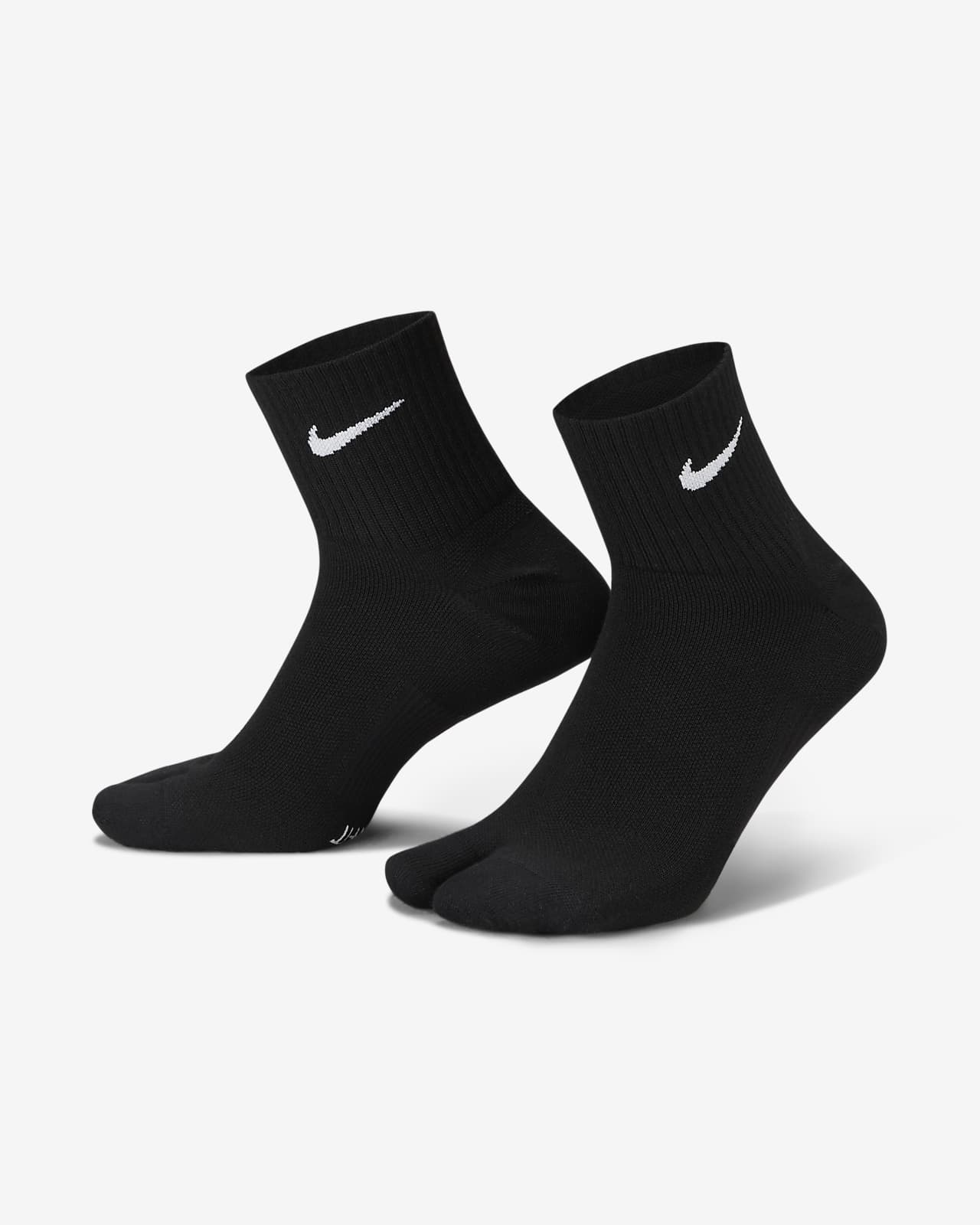Lehké kotníkové ponožky Nike Everyday Plus s rozdělenou špičkou